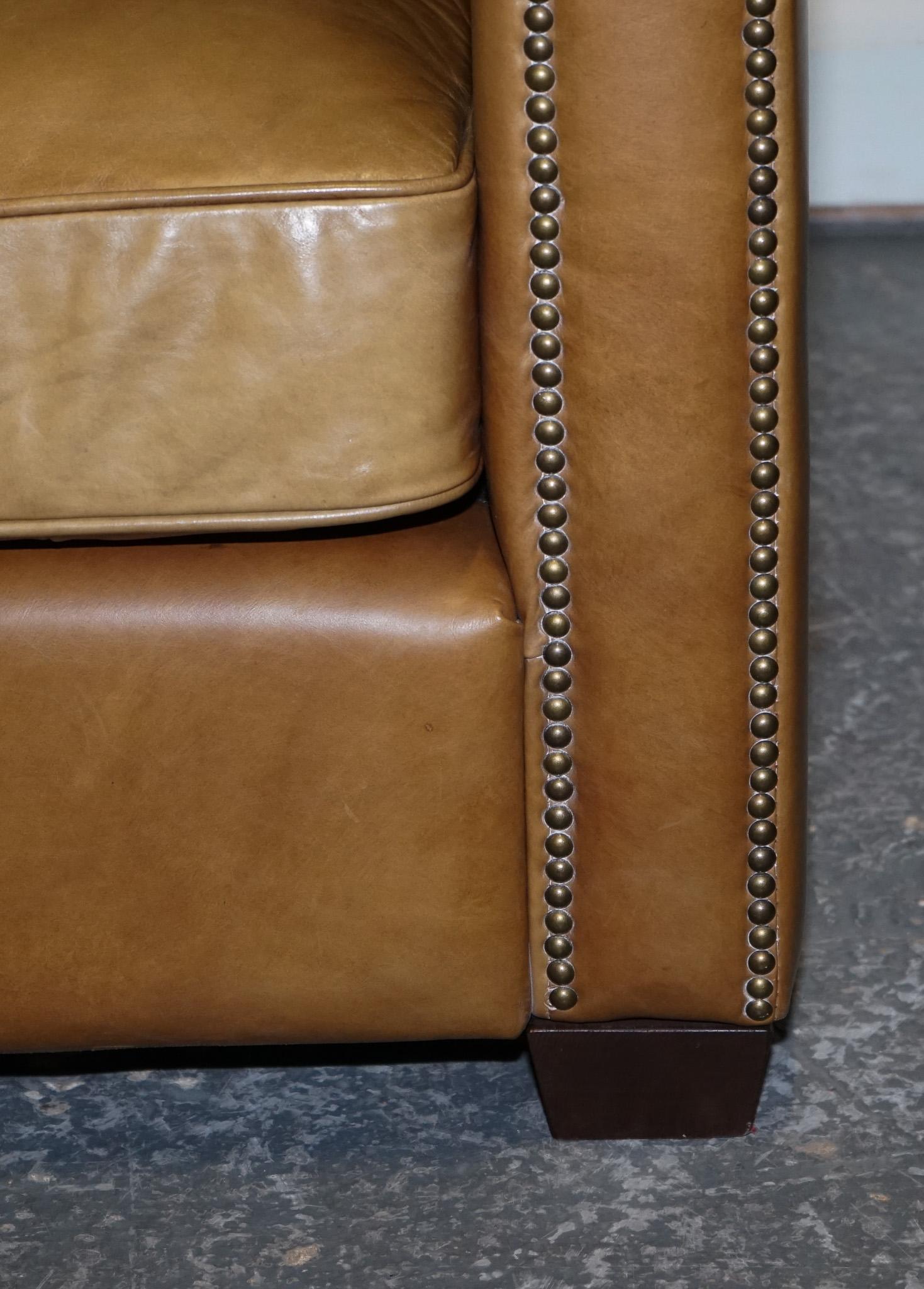 SOFA TIMOTHY OULTON HALO TWO SEATER ViSCOUNT TAN LEATHER SOFA (2/2) en vente 9