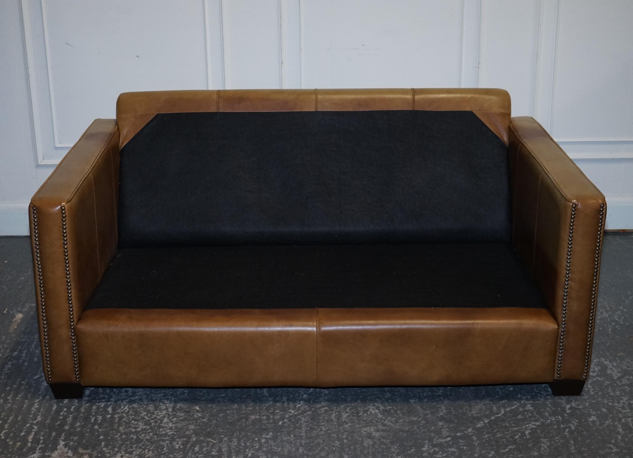 SOFA TIMOTHY OULTON HALO TWO SEATER ViSCOUNT TAN LEATHER SOFA (2/2) en vente 10