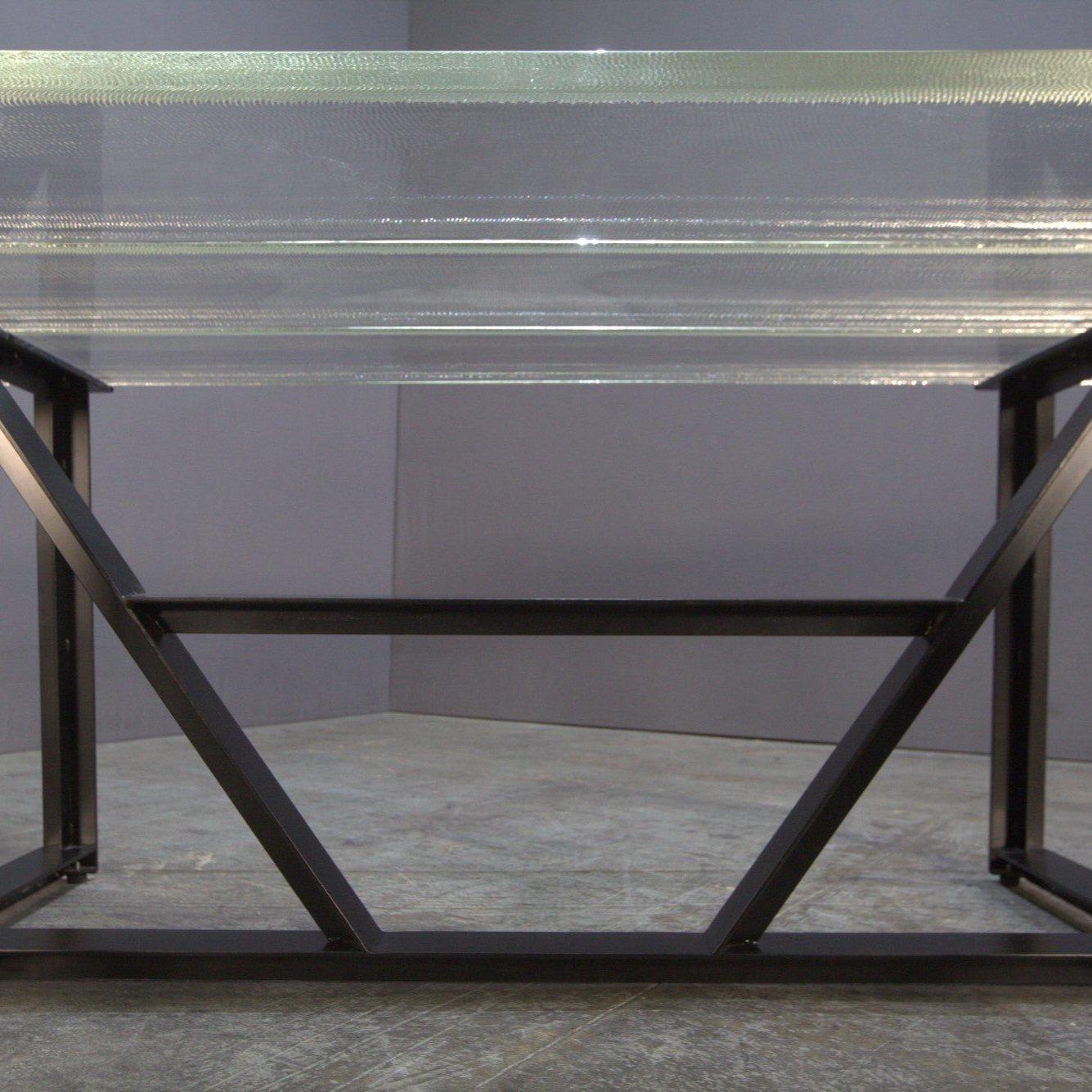 Timothy Oulton Iceberg Dining Table In Good Condition In Basildon, London
