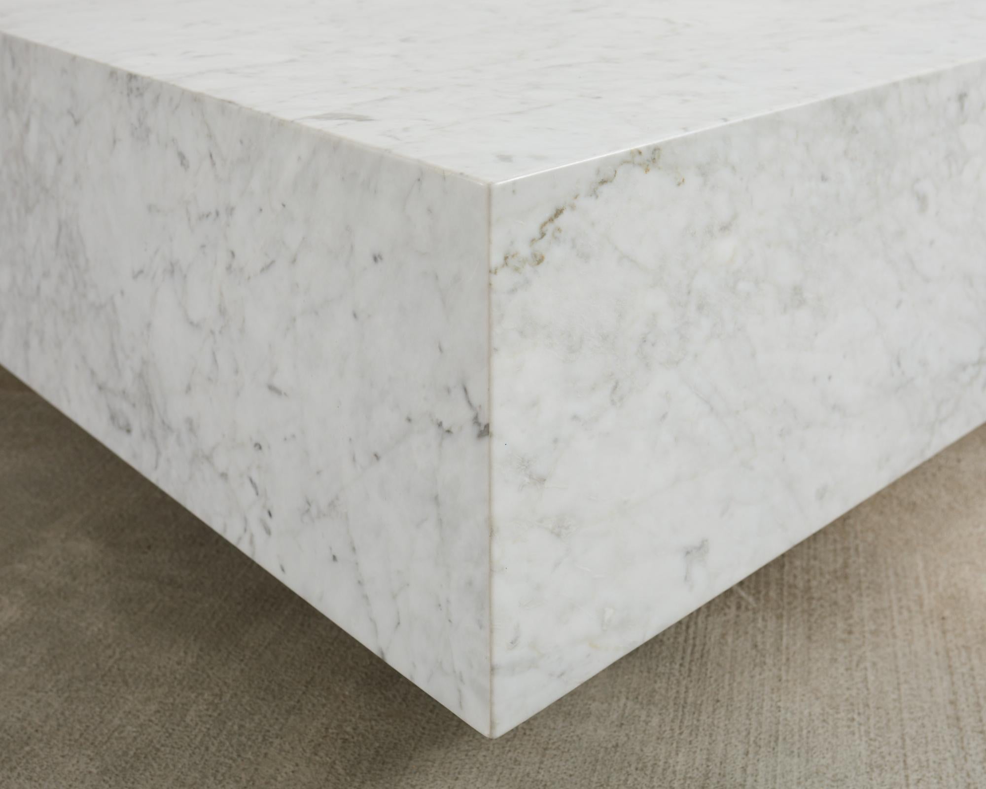 Timothy Oulton Tavolo da Cocktail Monumentale Galleggiante in Marmo di Carrara in vendita 11