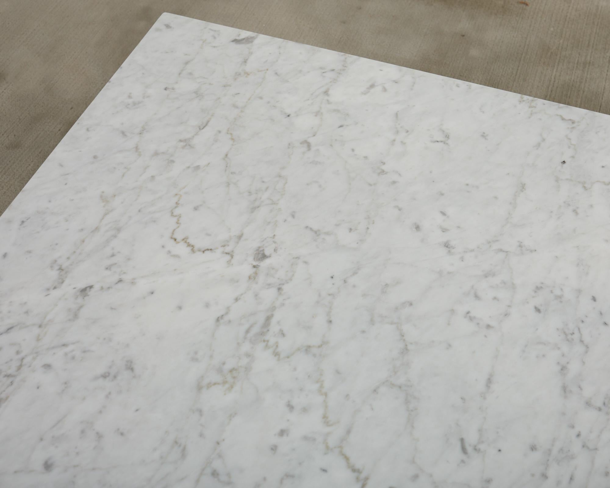Timothy Oulton Tavolo da Cocktail Monumentale Galleggiante in Marmo di Carrara in vendita 14