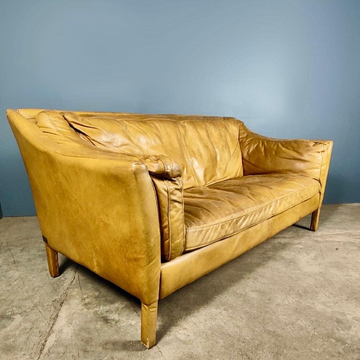 Timothy Oulton Reggio Halo Dreisitzer-Sofa aus Leder (Moderne der Mitte des Jahrhunderts)