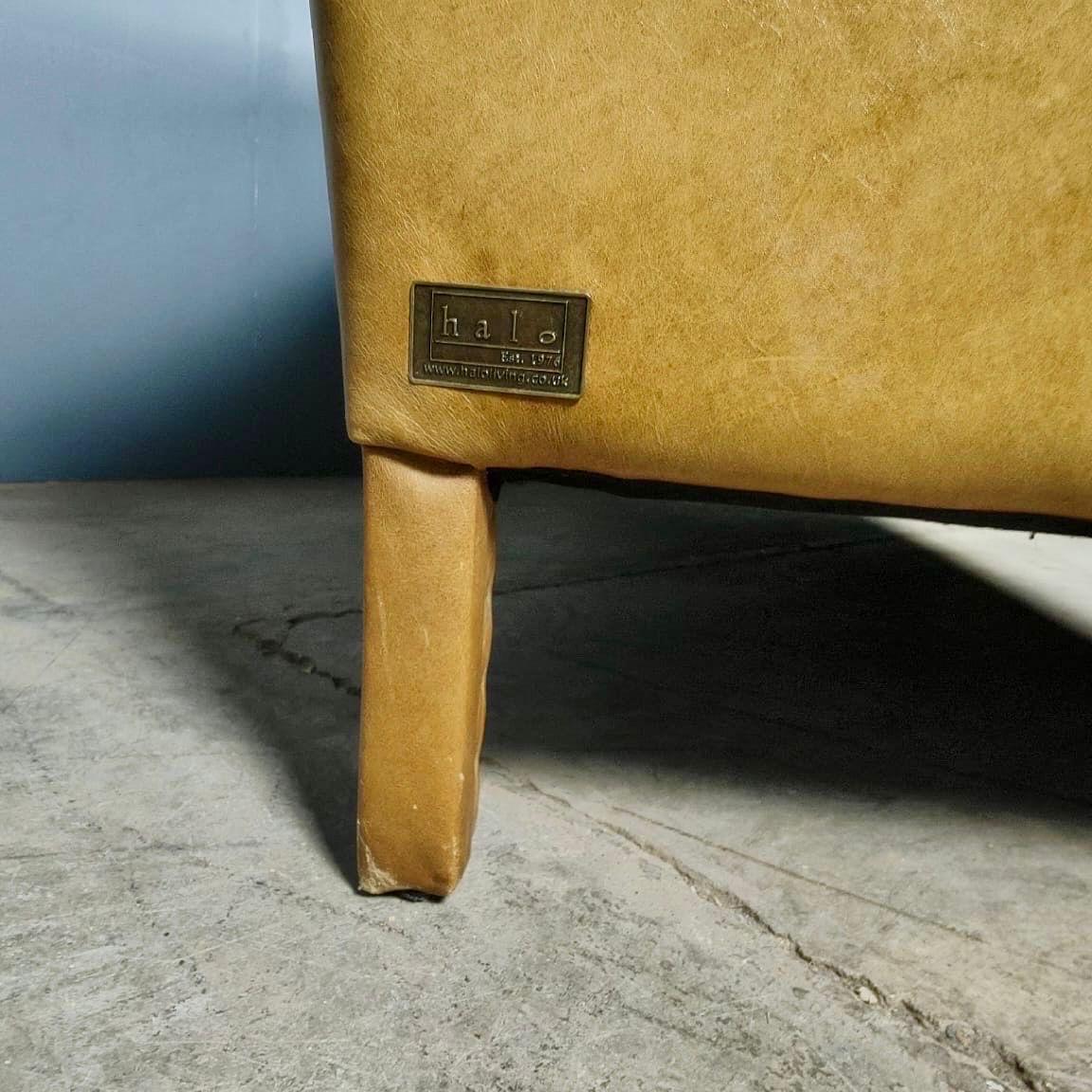 Timothy Oulton Reggio Halo Three Seater Sofa Leather In Good Condition In Cambridge, GB