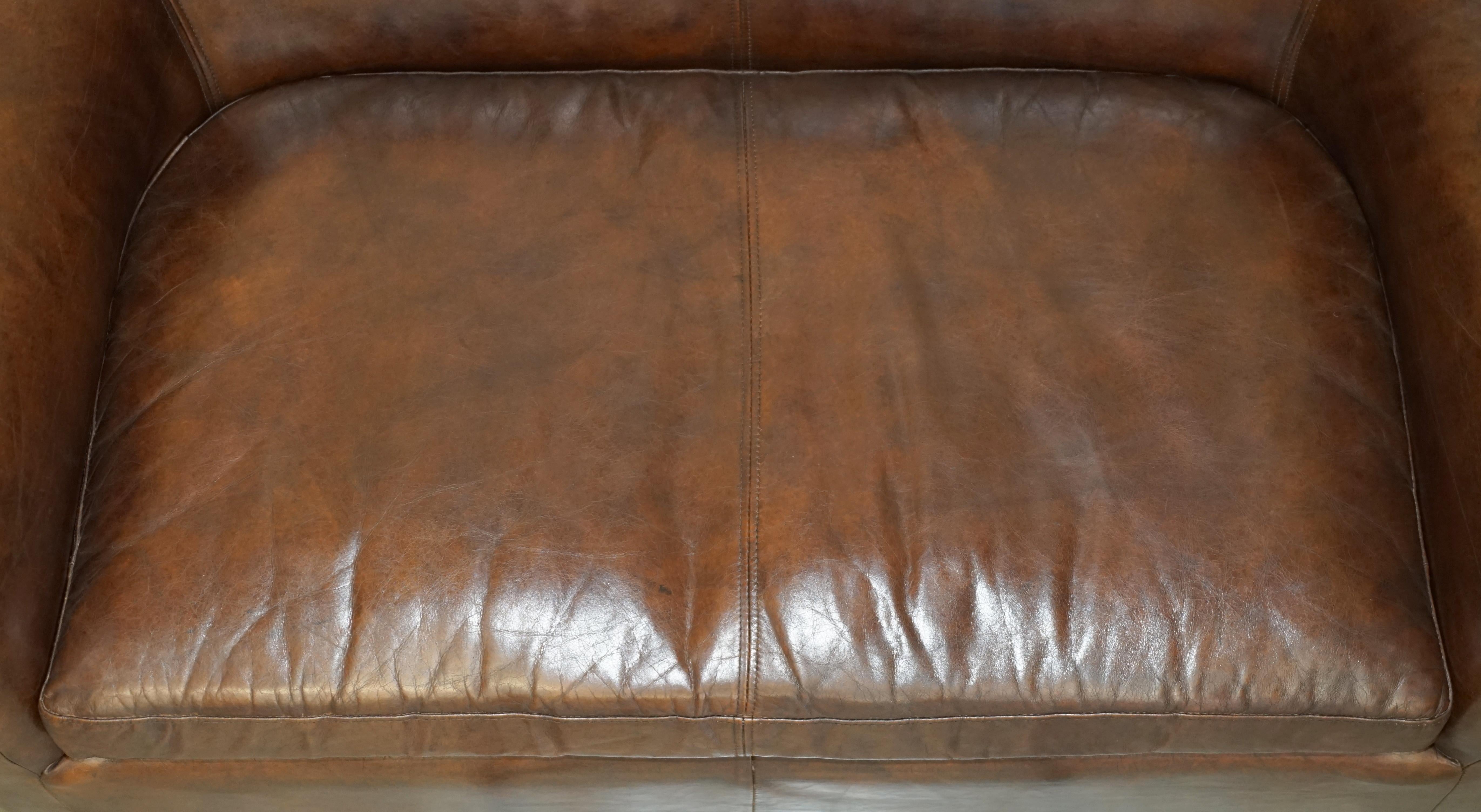 TIMOTHY OULTON ViNTAGE AGED BROWN HERITAGE 134CM WIDE SOFA STUNNING PATINA For Sale 9
