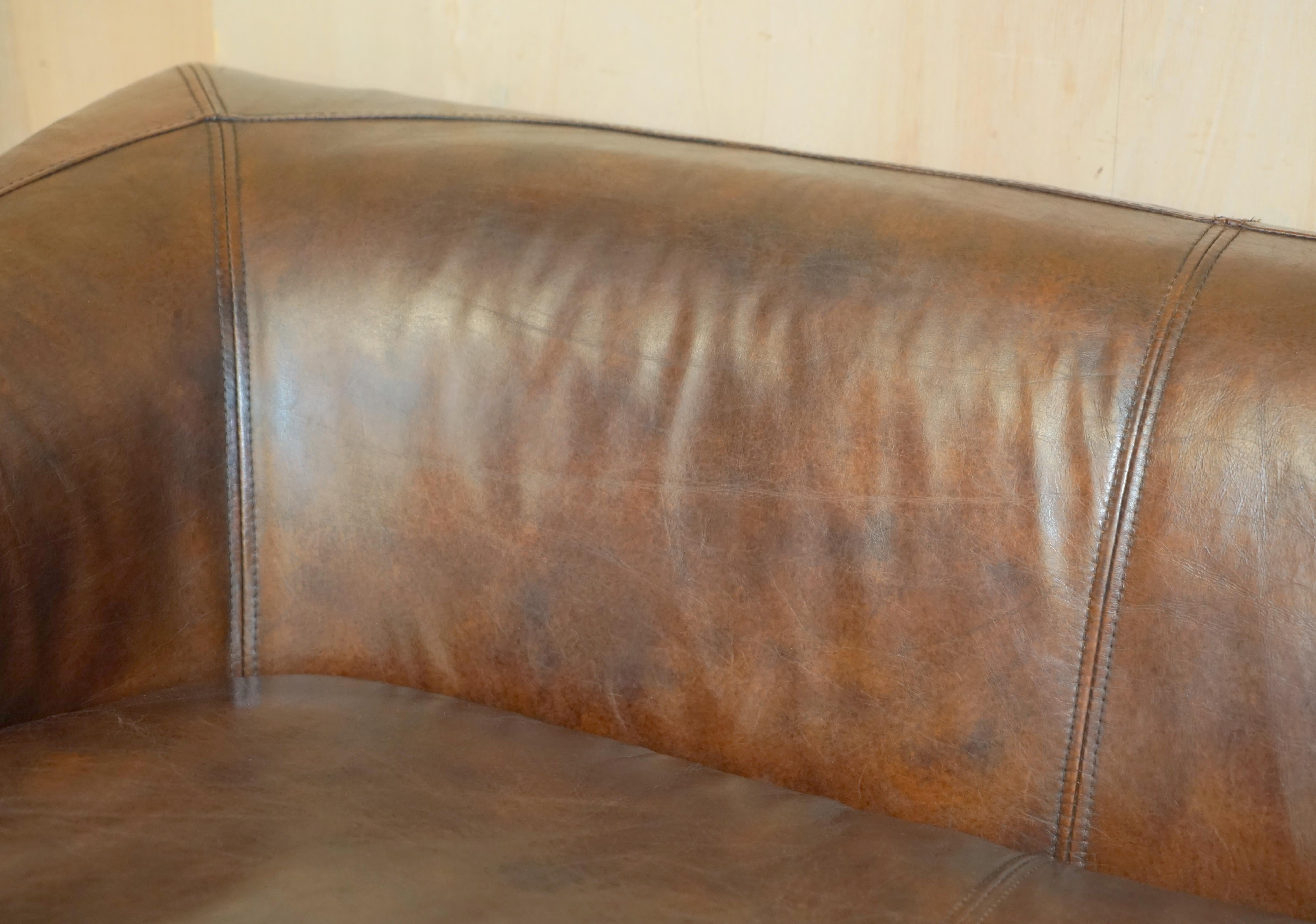 Mid-Century Modern TIMOTHY OULTON ViNTAGE AGED BROWN HERITAGE 134CM WIDE SOFA STUNNING PATINA For Sale