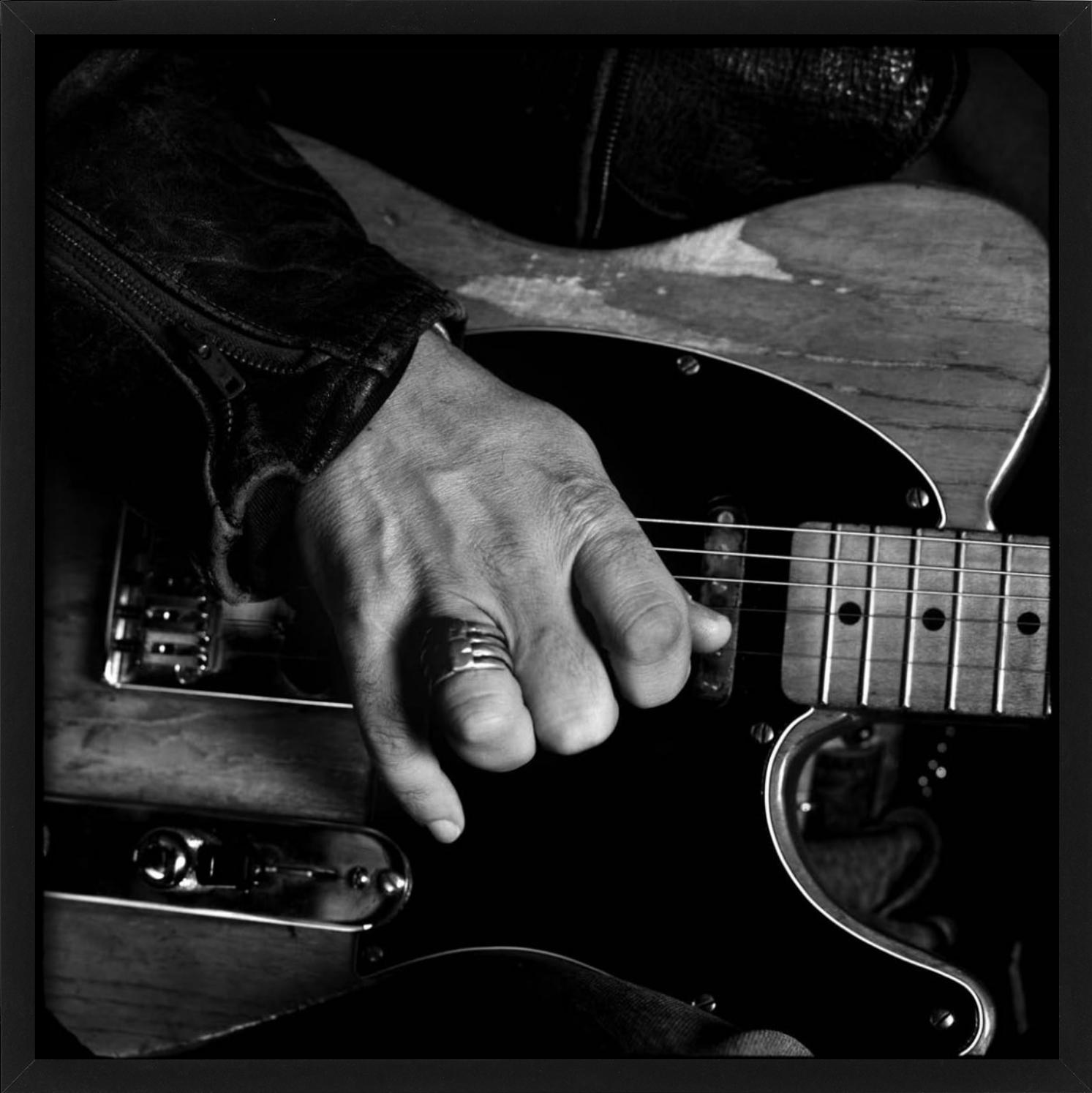 Bruce Springsteen, par Timothy Whiting.

Tous les tirages sont en édition limitée. Disponible en plusieurs tailles. Encadrement haut de gamme sur demande.

Toutes les impressions sont réalisées et signées par l'artiste. Le collectionneur reçoit un