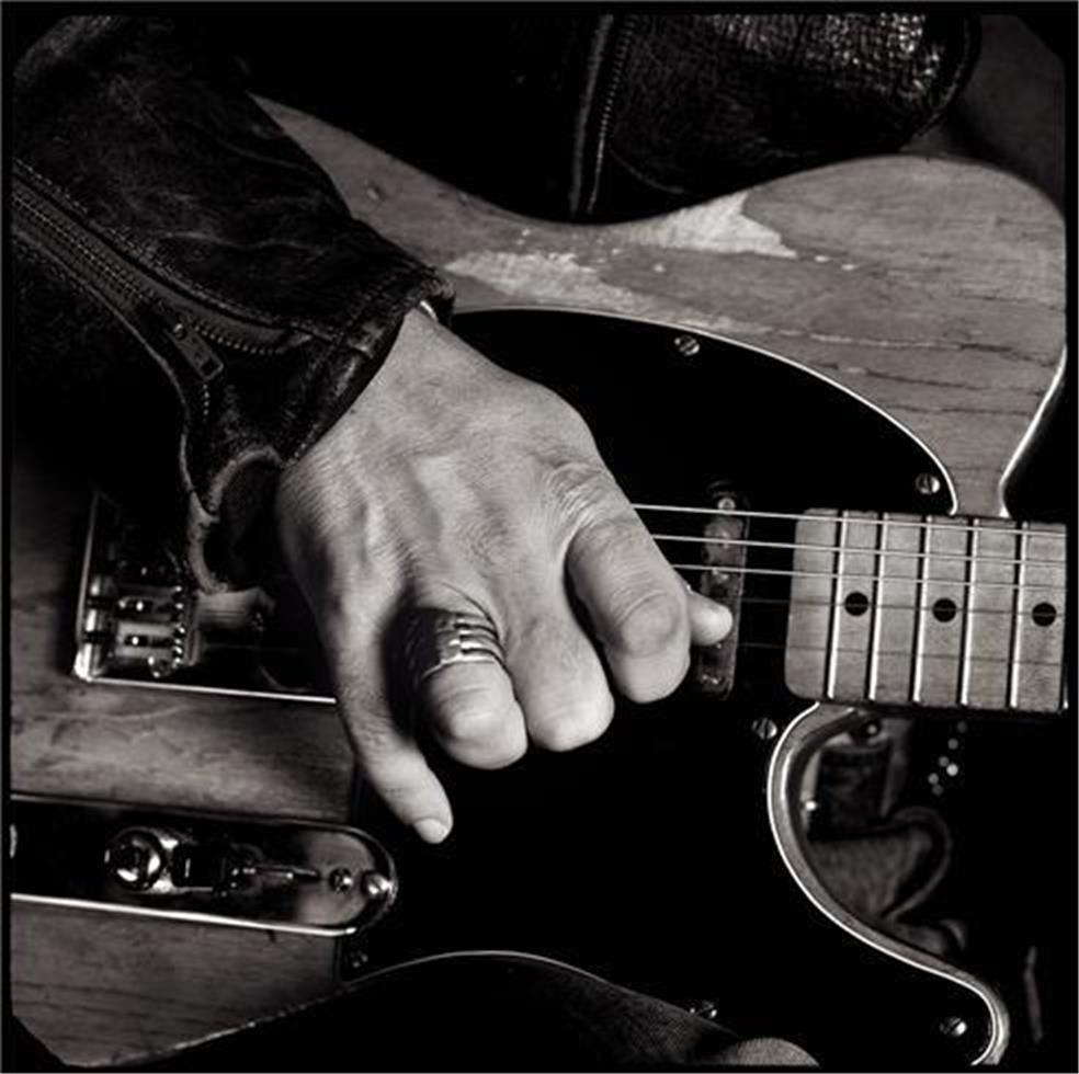 Black and White Photograph di Timothy White - Bruce Springsteen