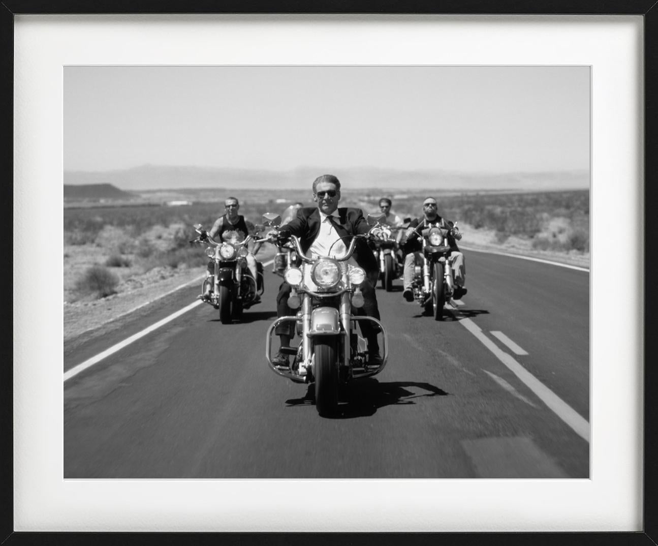 Harrison Ford au sein d'un gang de motards, par Timothy White.

Tous les tirages sont en édition limitée. Disponible en plusieurs tailles. Encadrement haut de gamme sur demande.

Toutes les impressions sont réalisées et signées par l'artiste. Le