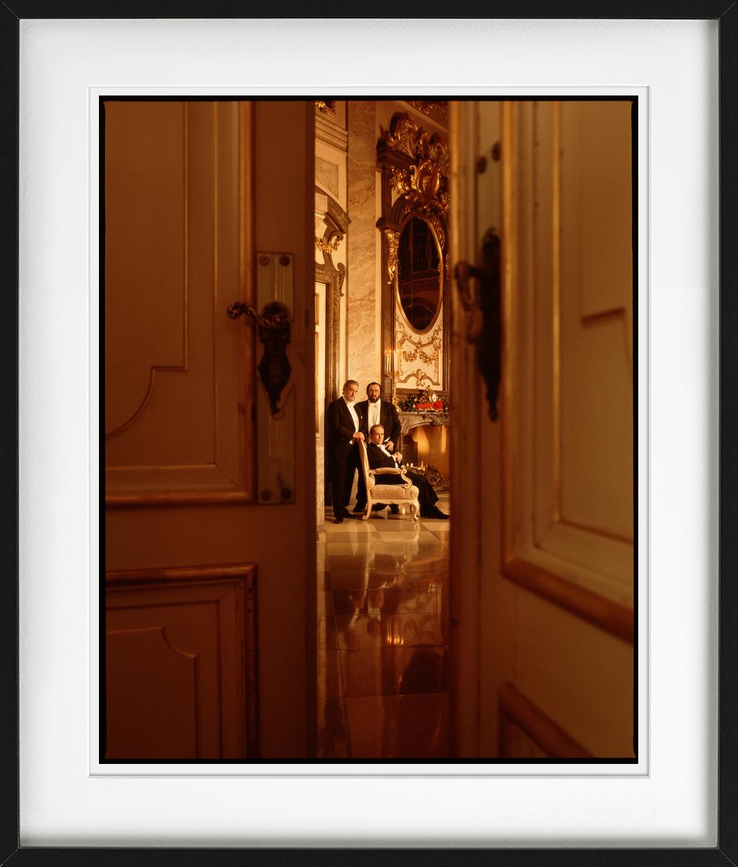 Les trois ténors, photographie d'art - Photograph de Timothy White