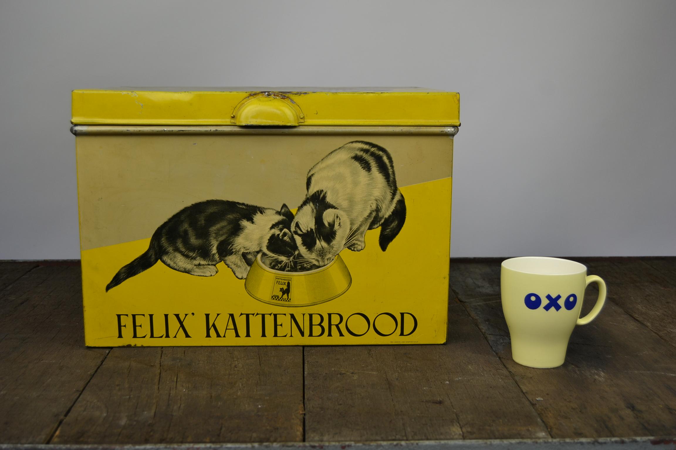 Tin Box with Felix the Cat, Mid-20th Century , Holland  11