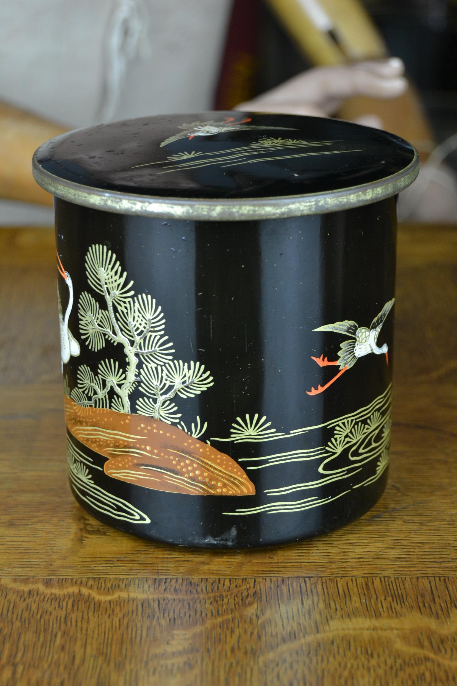 Tin Boxes with Flamingo and Cranes, Oriental Style 6