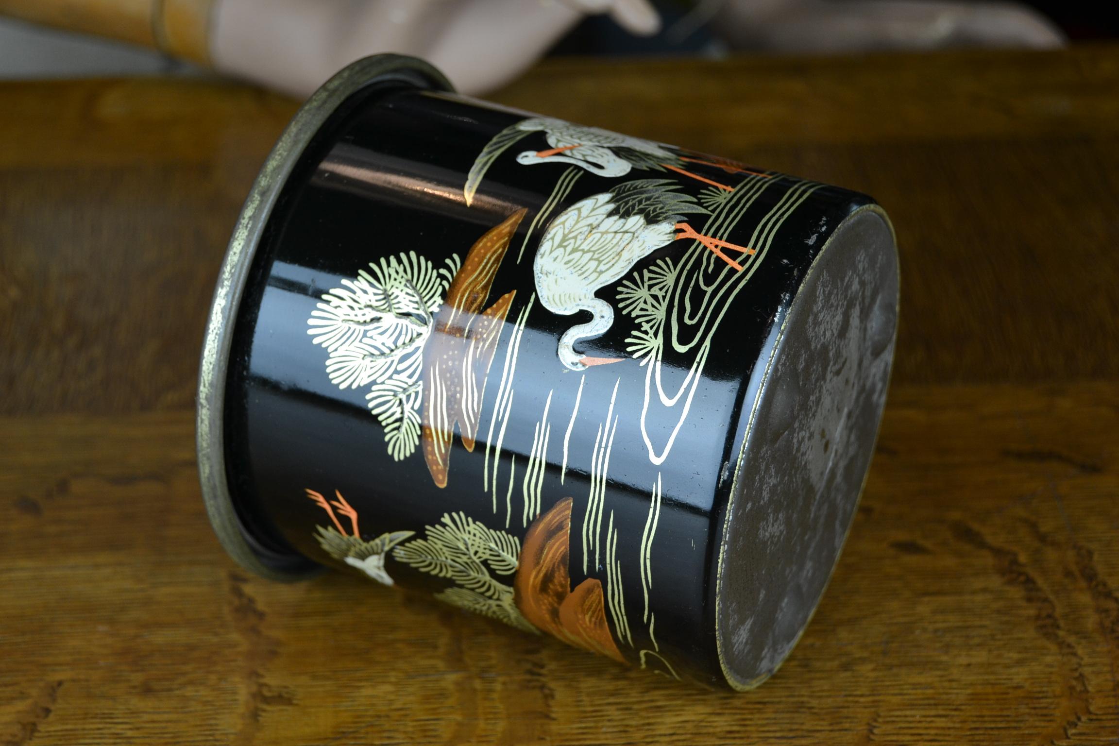 Tin Boxes with Flamingo and Cranes, Oriental Style 9