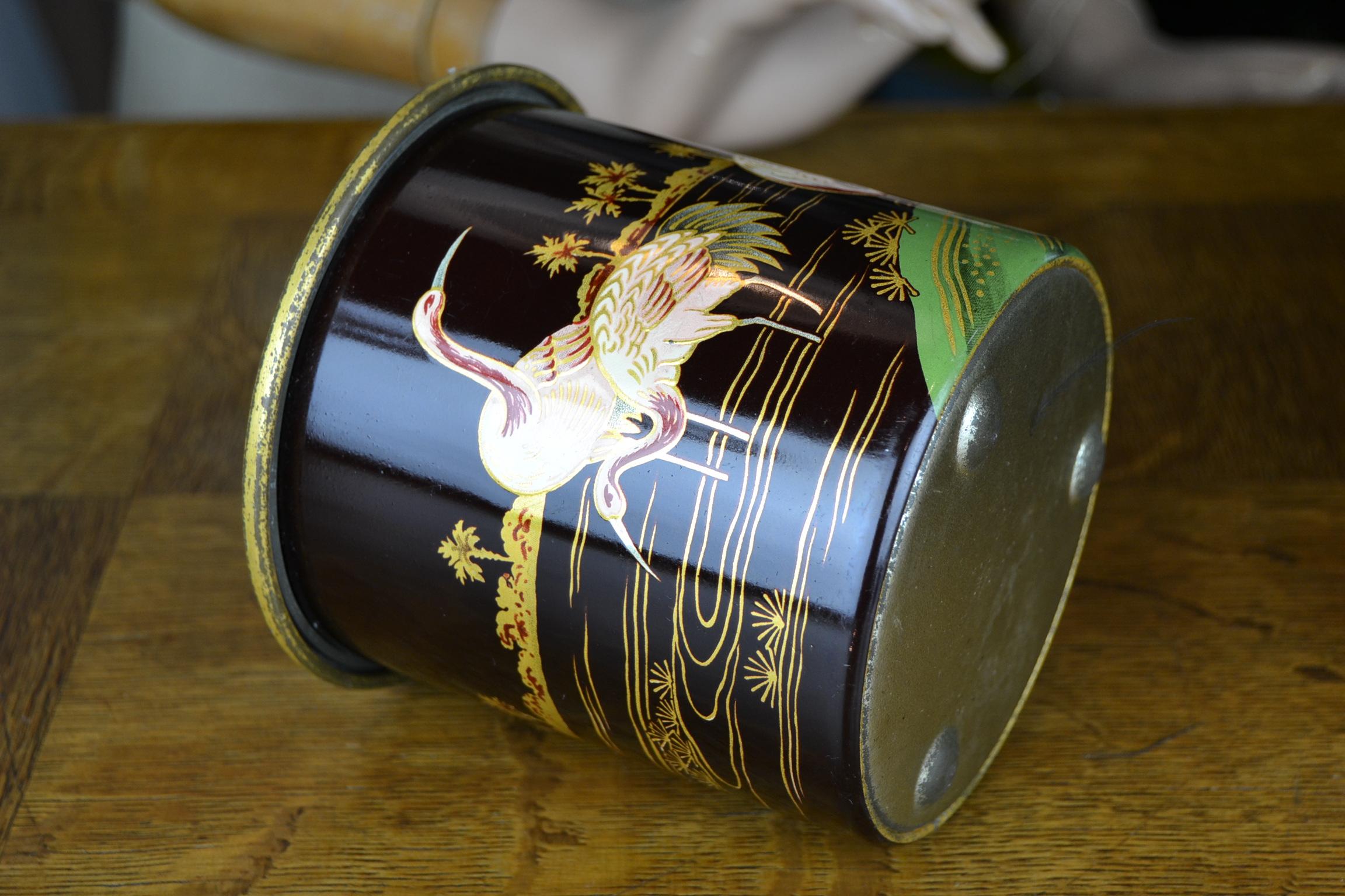 Tin Boxes with Flamingo and Cranes, Oriental Style 1