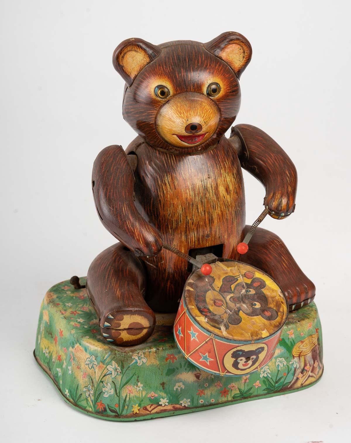 Tin Toy, Bear with Tambourine In Good Condition For Sale In Saint-Ouen, FR