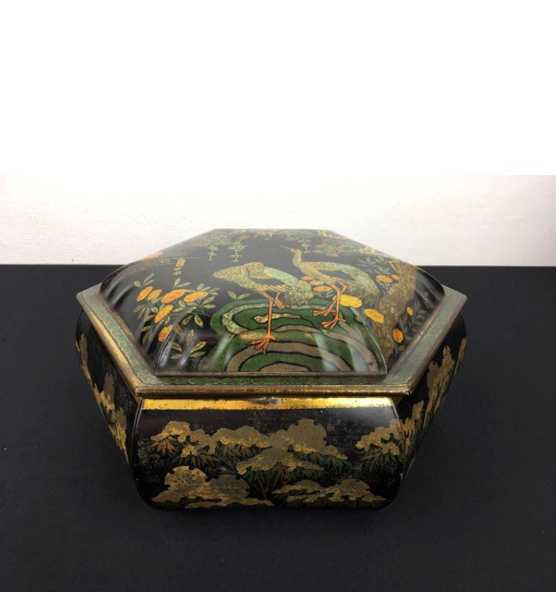 Tin with Cranes, Asian Style, Early 20th Century For Sale 2