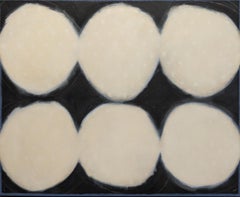 Six boules de neige sur fond noir