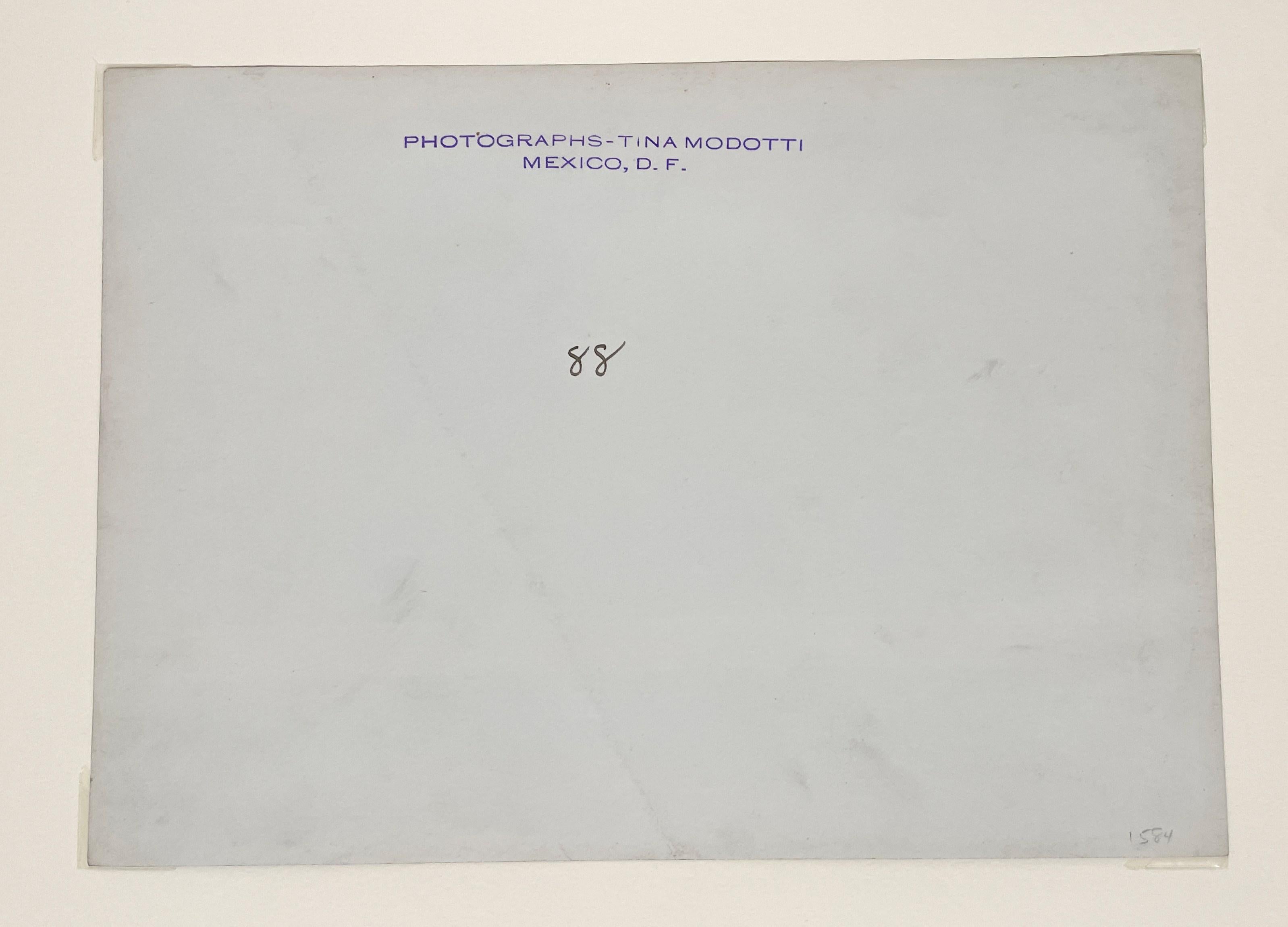 Tirage à la gélatine argentique des années 1920 par Tina Modotti d'une fresque murale de Diego Rivera en vente 6