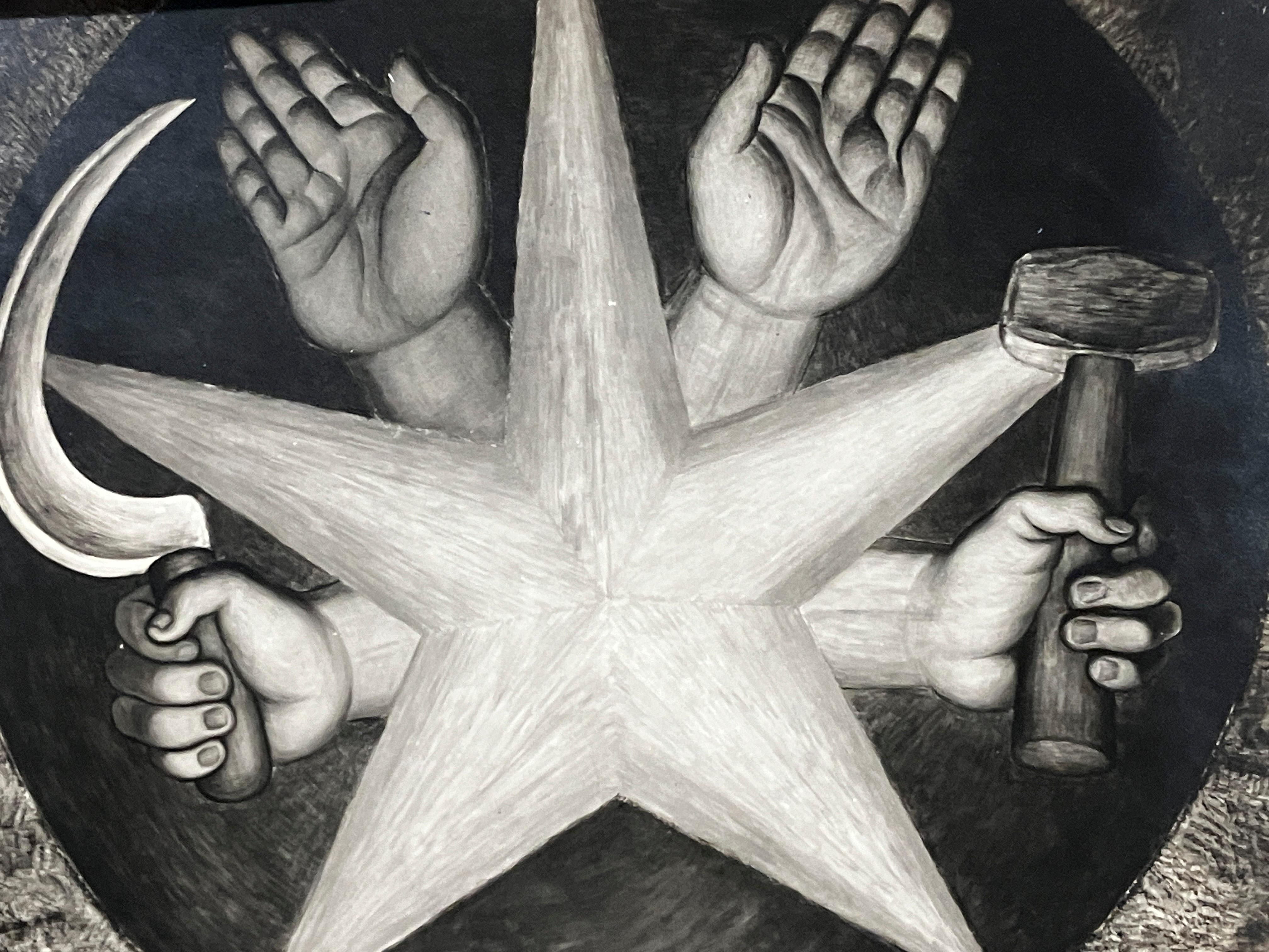 Ein Original-Silbergelatineabzug der Fotografin Tina Modotti aus den 1920er Jahren, der ein Fresko des Künstlers Diego Rivera zeigt.  Das Foto ist auf der Rückseite mit dem Stempel "Photographs-Tina Modotti Mexico, D.F." versehen.  Archivmattiert