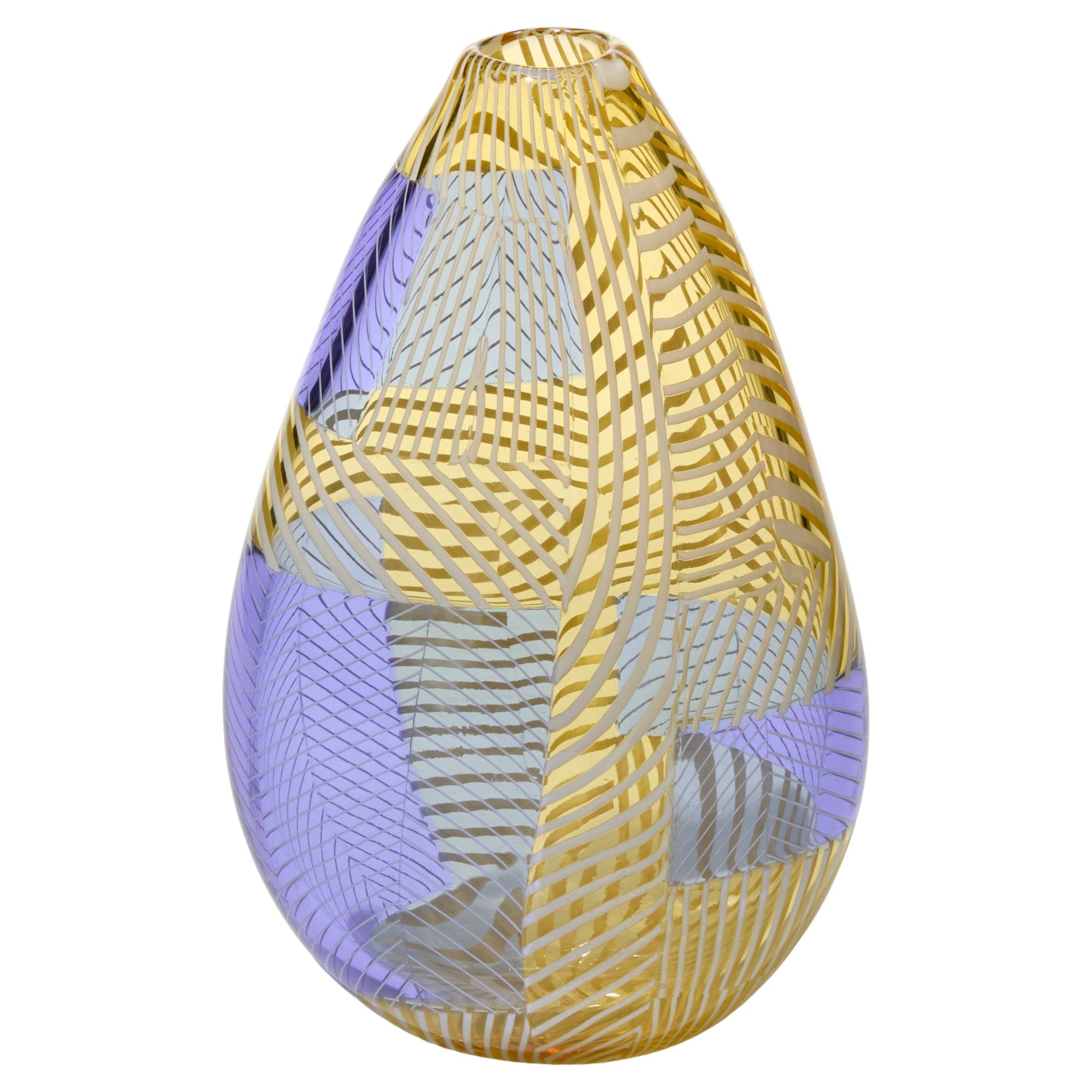 Teinture No 3, vase en verre soufflé jaune et lavande par Scott Benefield