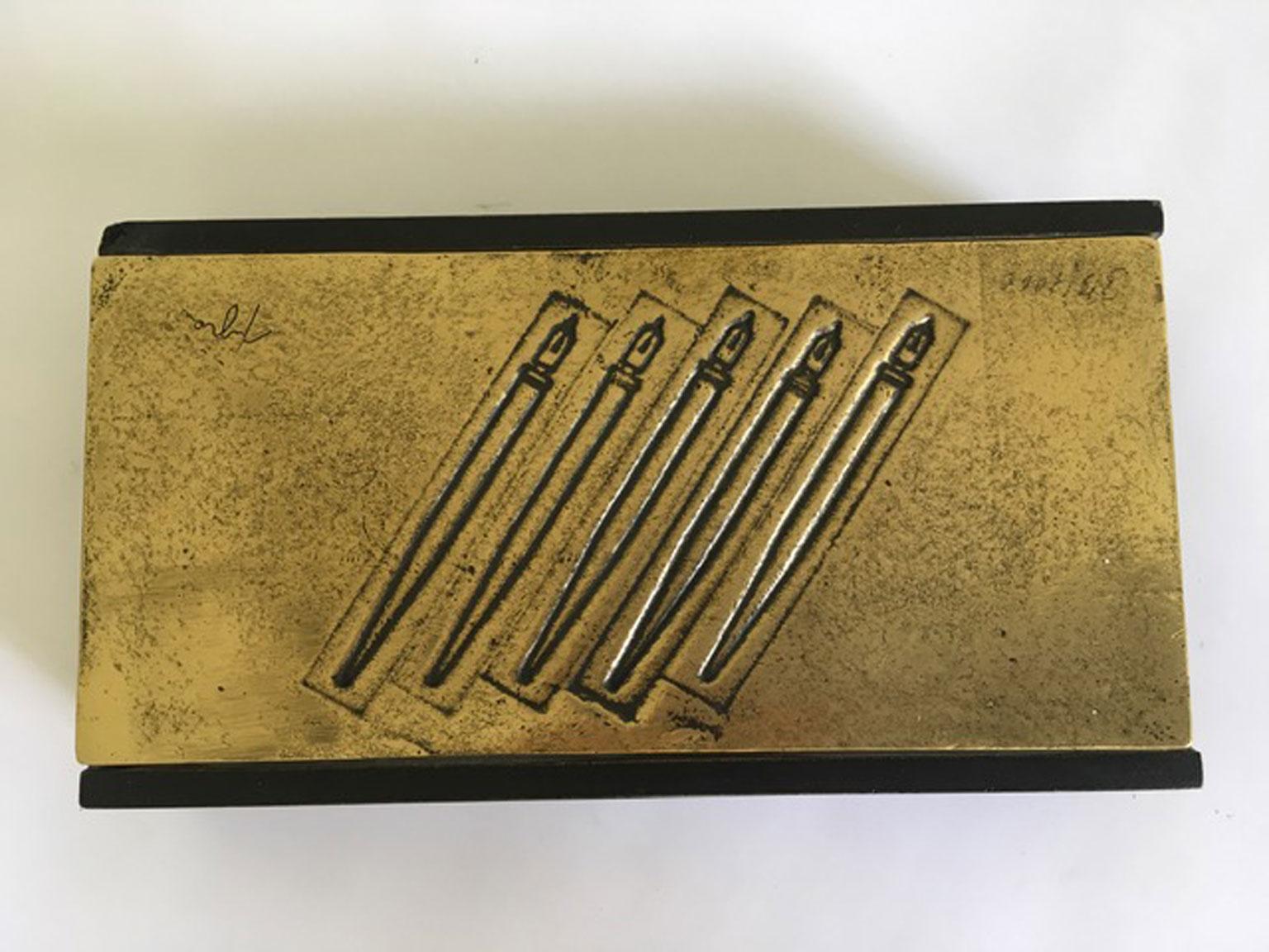 Italia 1980 Finales del siglo XX Arte pop Múltiples plumas de bronce en venta 10