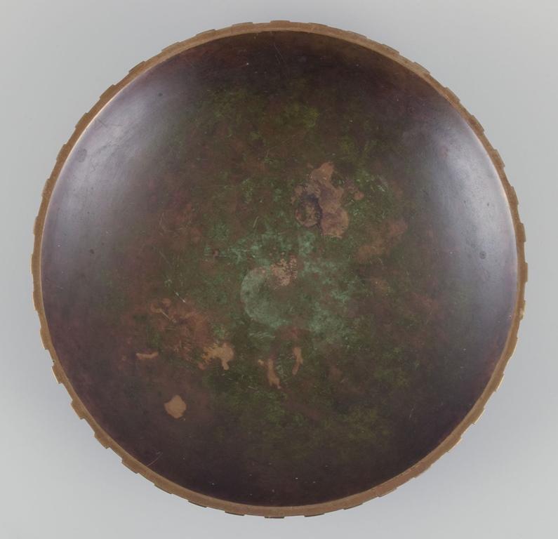 Tinos, Dänemark, große Schale aus massiver Bronze. Art-Déco-Stil. Datiert 1948 (Art déco) im Angebot