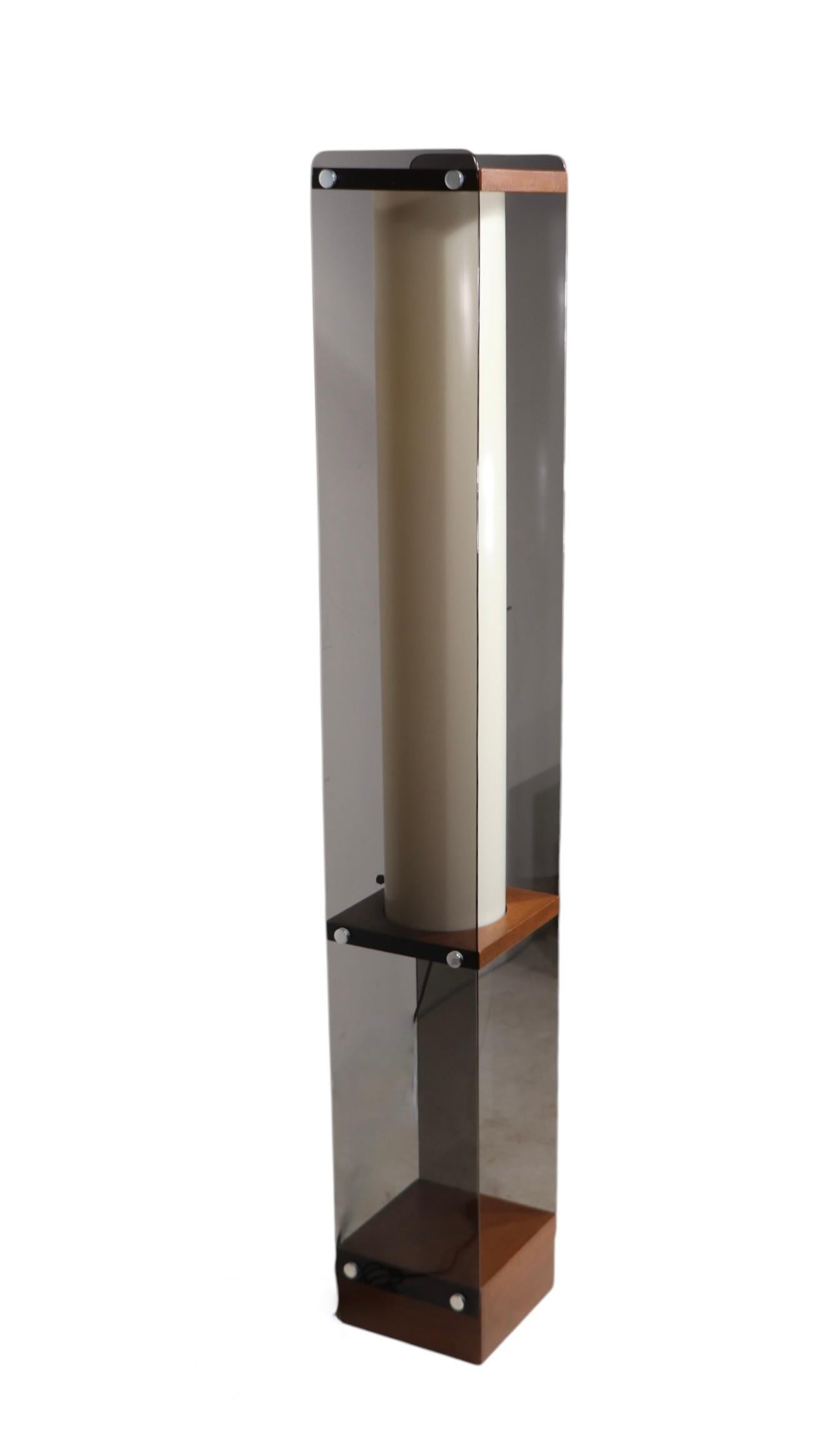 Tinted Lucite and Wood Tótem Form Floor Lamp by Pearsall for Modeline c. 1970’s For Sale 6