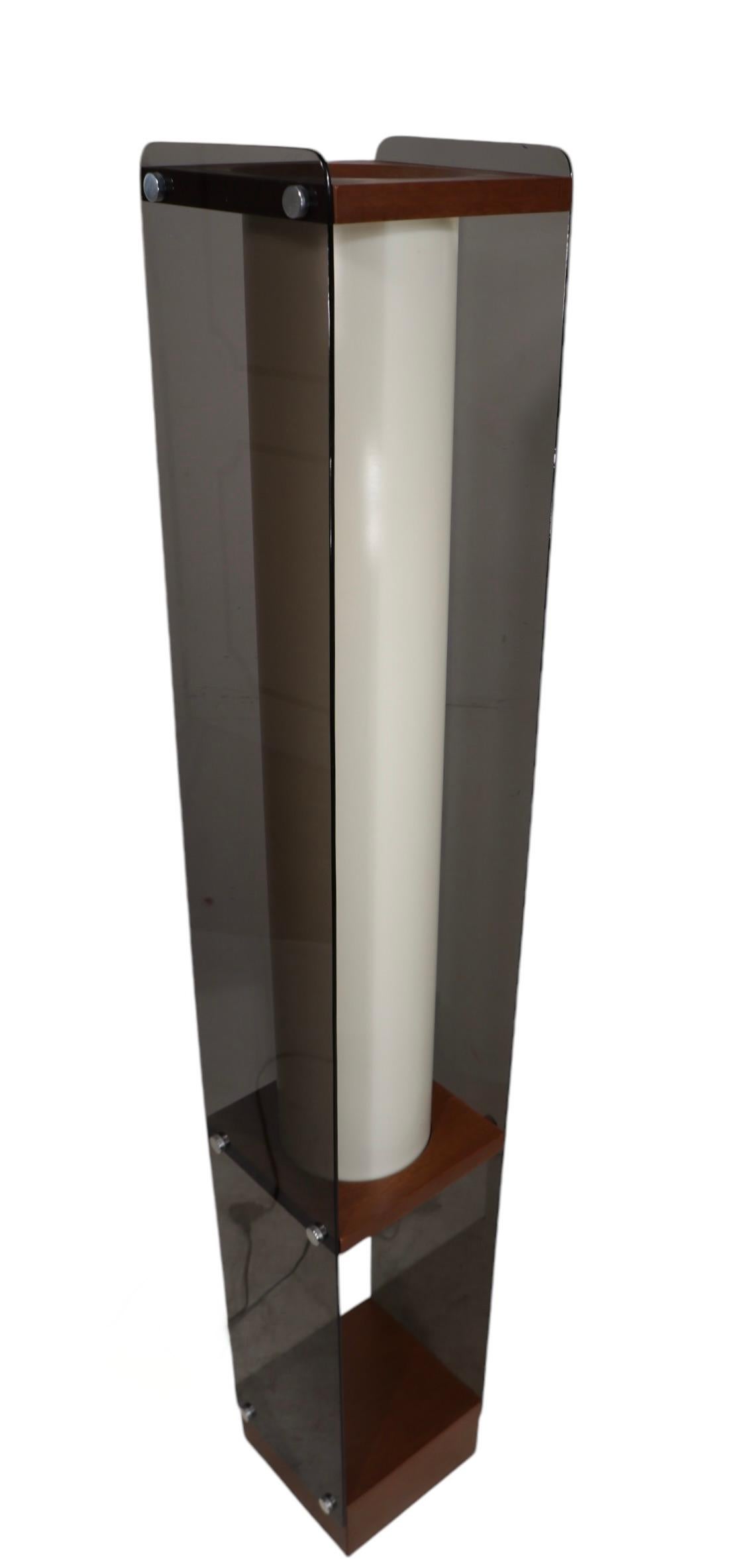 Tinted Lucite and Wood Tótem Form Floor Lamp by Pearsall for Modeline c. 1970’s For Sale 7