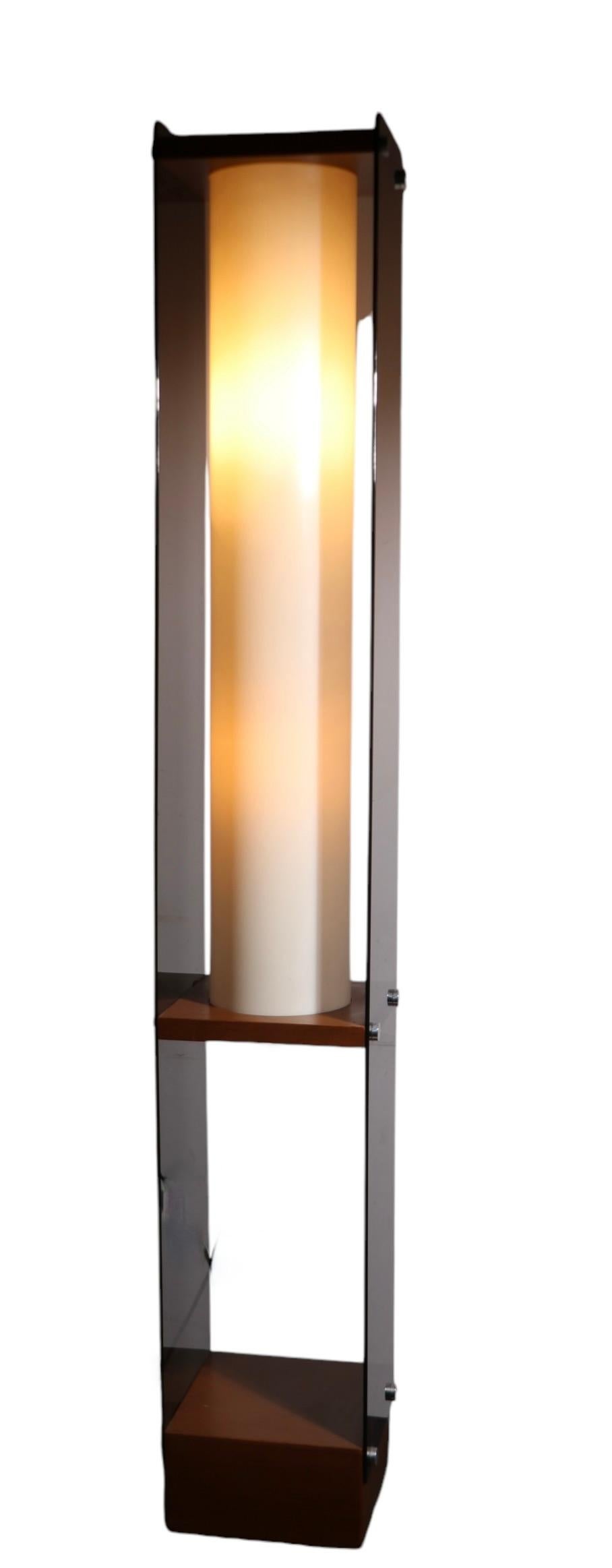 Tinted Lucite and Wood Tótem Form Floor Lamp by Pearsall for Modeline c. 1970’s For Sale 1