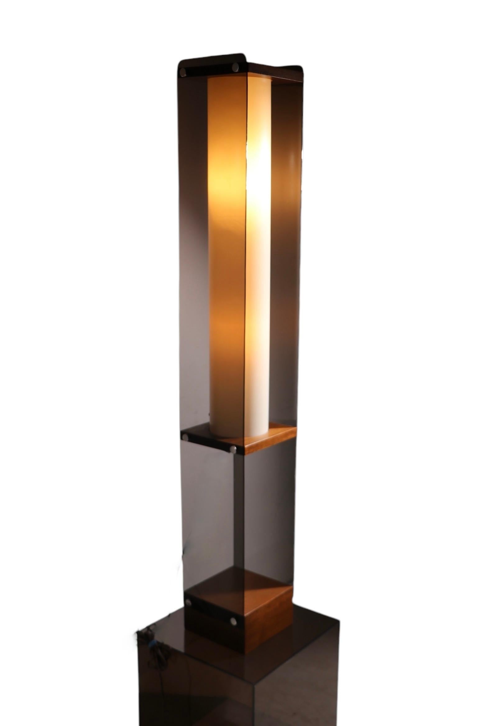 Tinted Lucite and Wood Tótem Form Floor Lamp by Pearsall for Modeline c. 1970’s For Sale 2