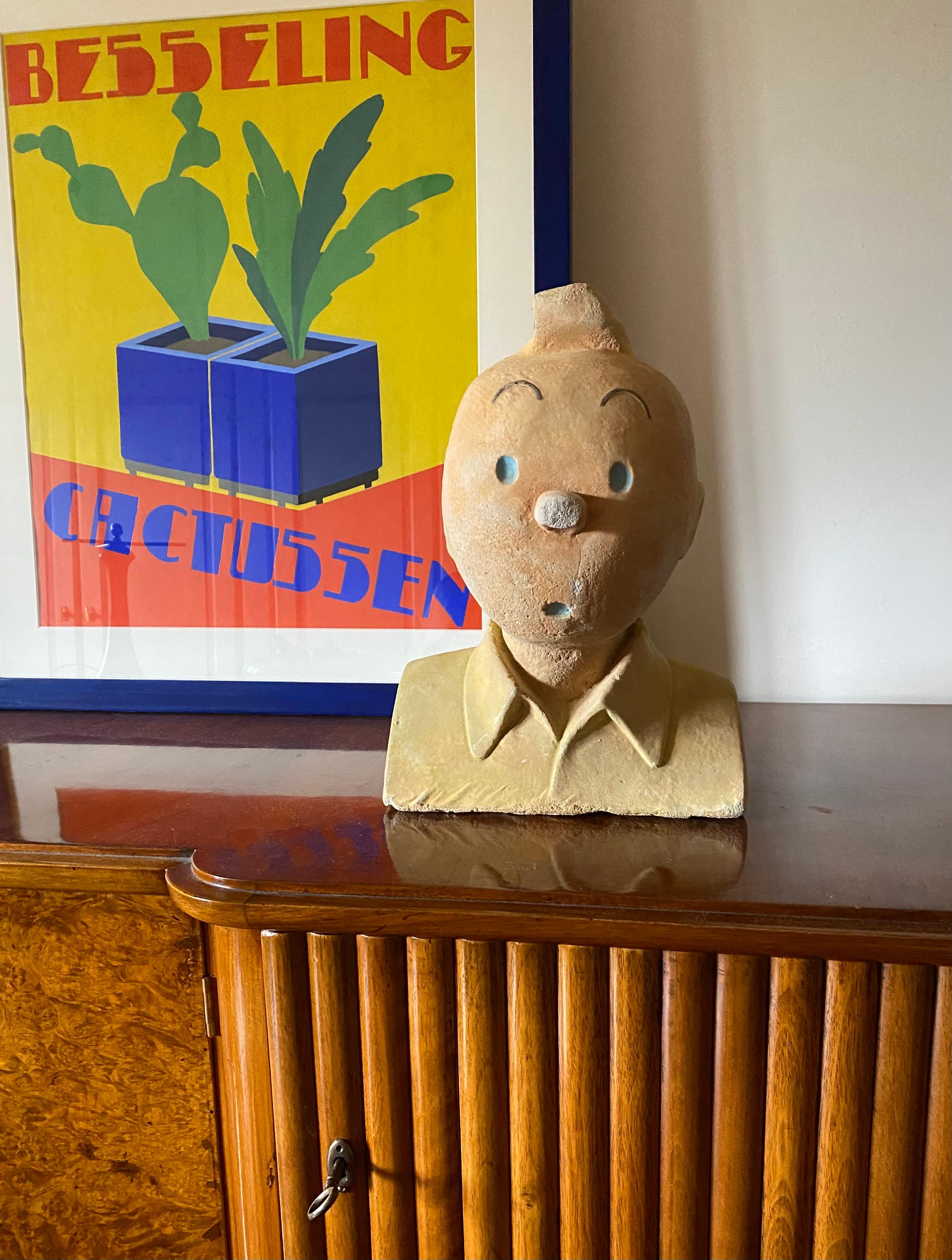 Superbe figurine de Tintin en faïence colorée à la main.

Après Herge. France, vers 1960

H 35 cm - 24 x 16 cm

Conditions : bonnes conditions générales. 