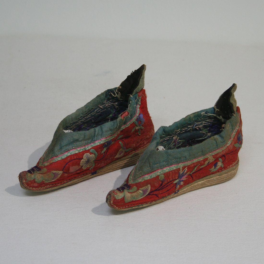 chinese embroidered shoes