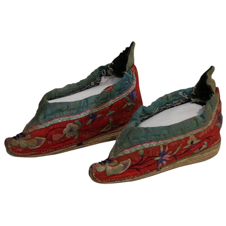 Tiny 19th Century Chinese Embroidered Women’s Shoes at 1stdibs