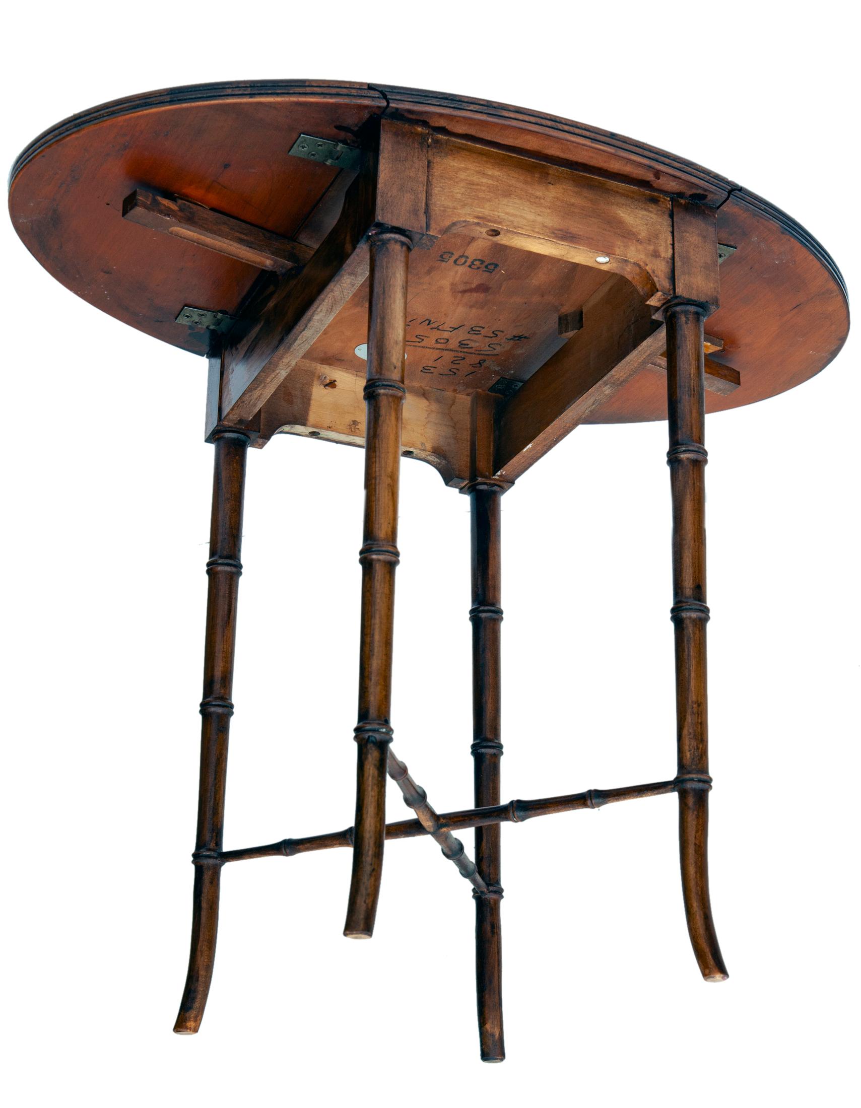 Diminutiver tisch mit ausziehbarem blatt von Baker Furniture Company (20. Jahrhundert) im Angebot