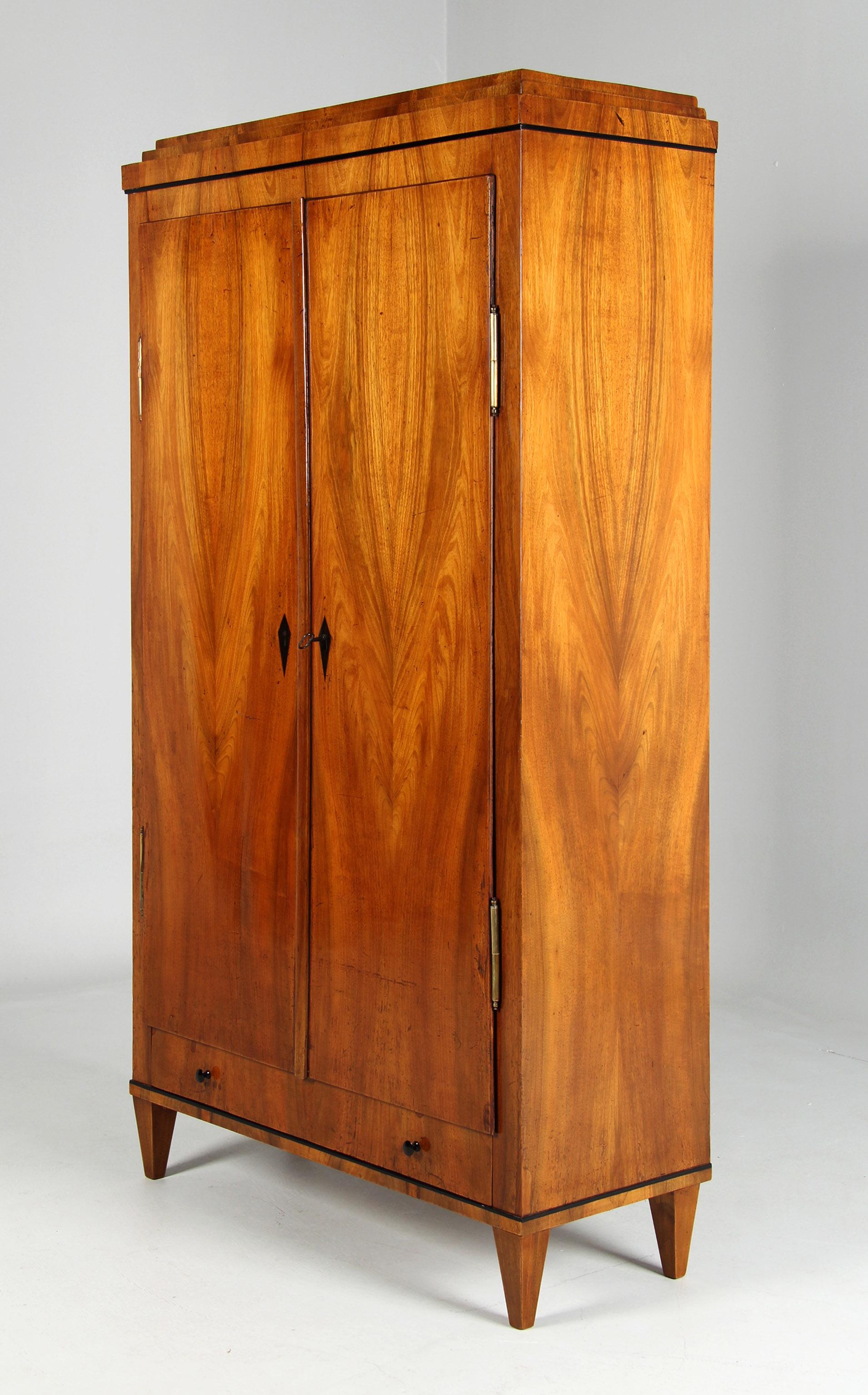 Noce Piccolo armadio Biedermeier, credenza, Germania meridionale, inizio XIX secolo in vendita