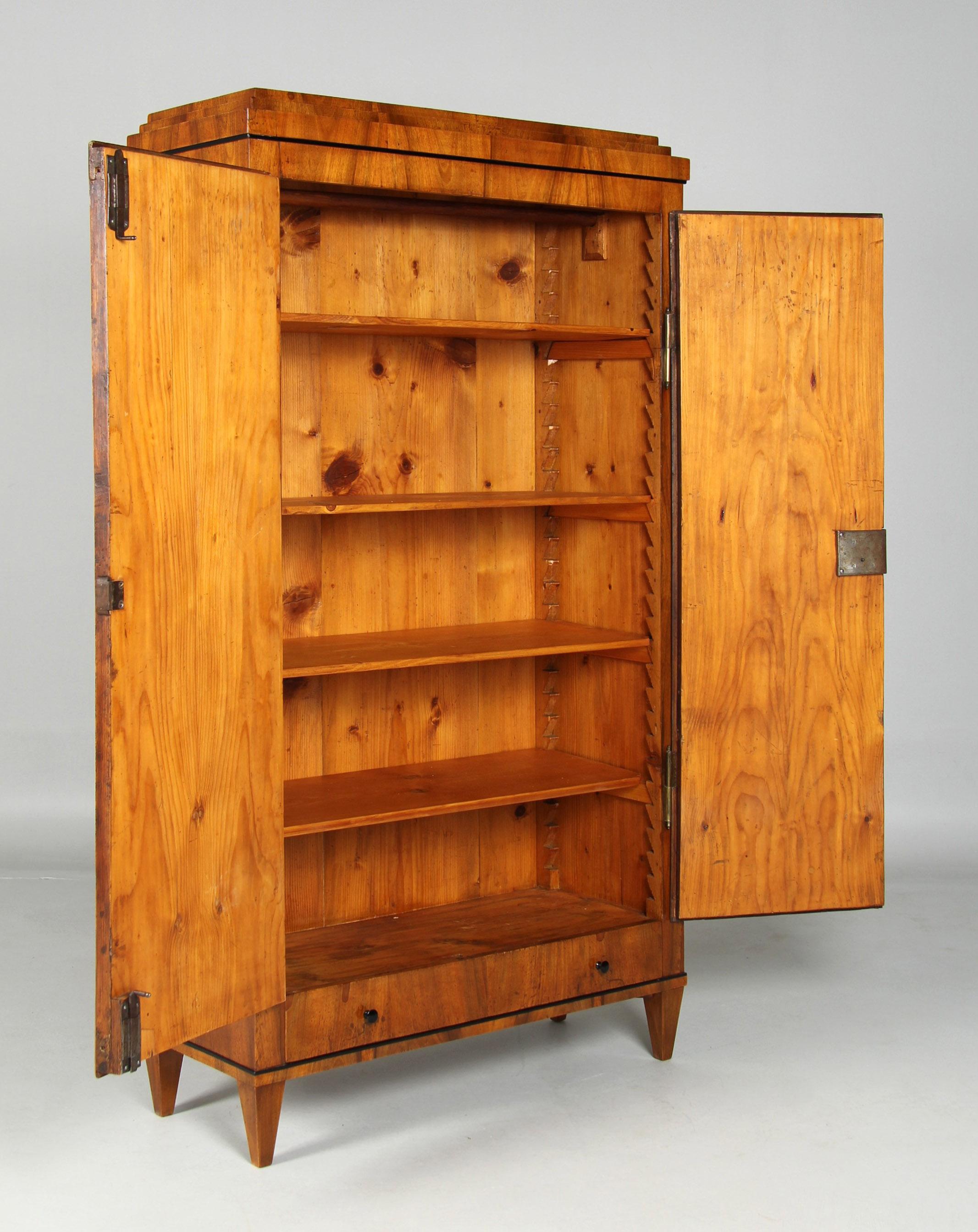 Piccolo armadio Biedermeier, credenza, Germania meridionale, inizio XIX secolo in vendita 1