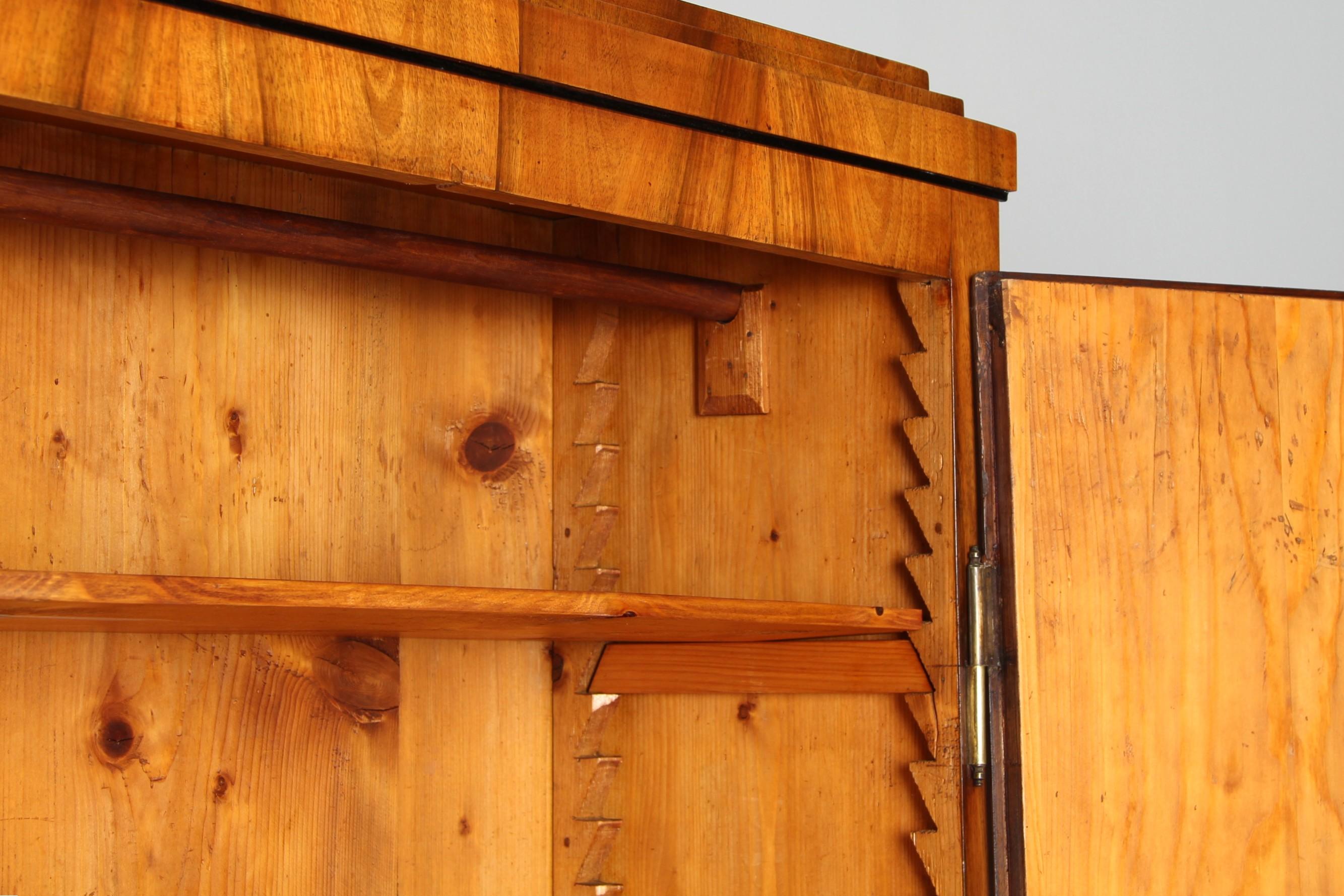 Piccolo armadio Biedermeier, credenza, Germania meridionale, inizio XIX secolo in vendita 2