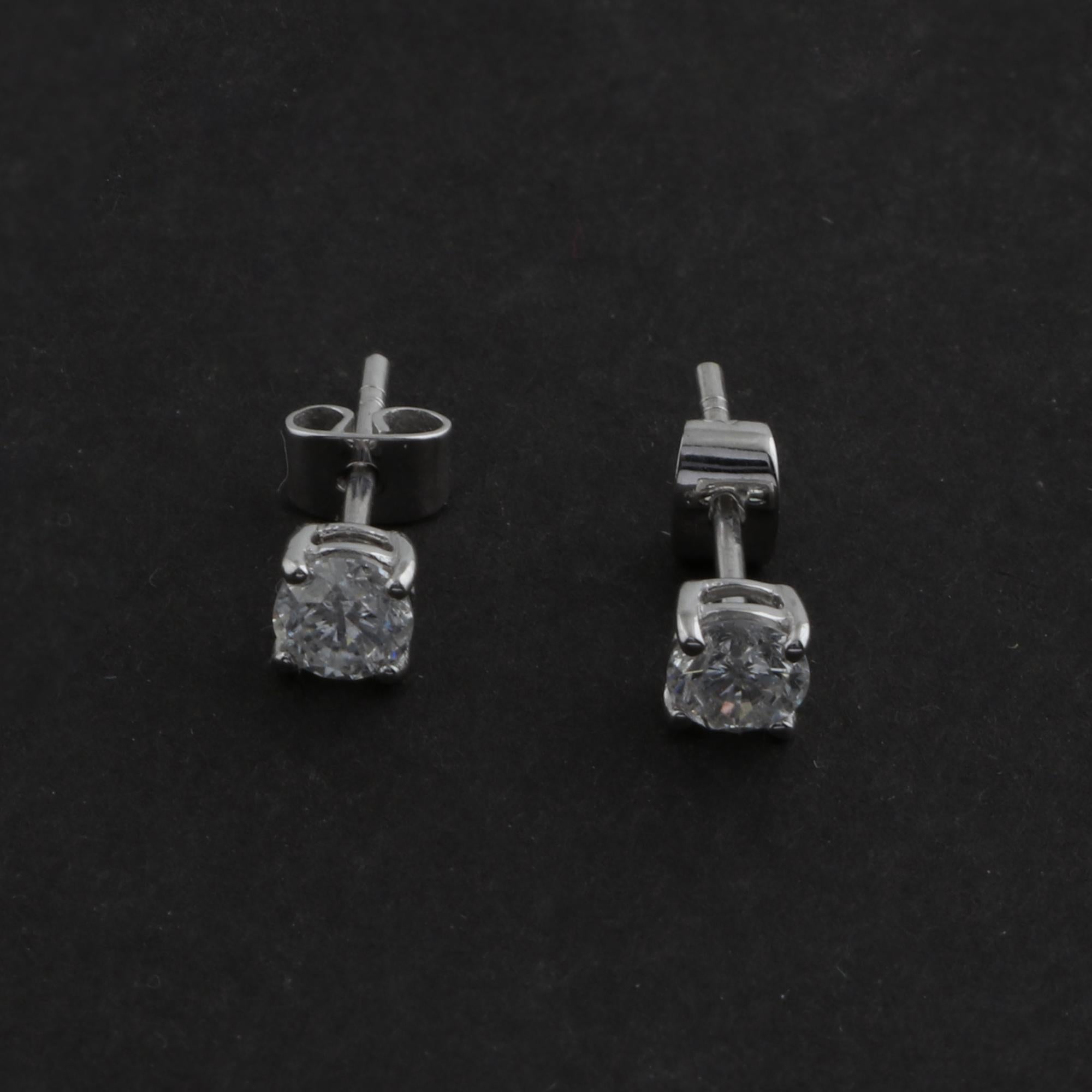Modern Tiny Brilliant Cut SI H Color Diamond Stud Earrings 18k Solid White Gold Gift For Sale