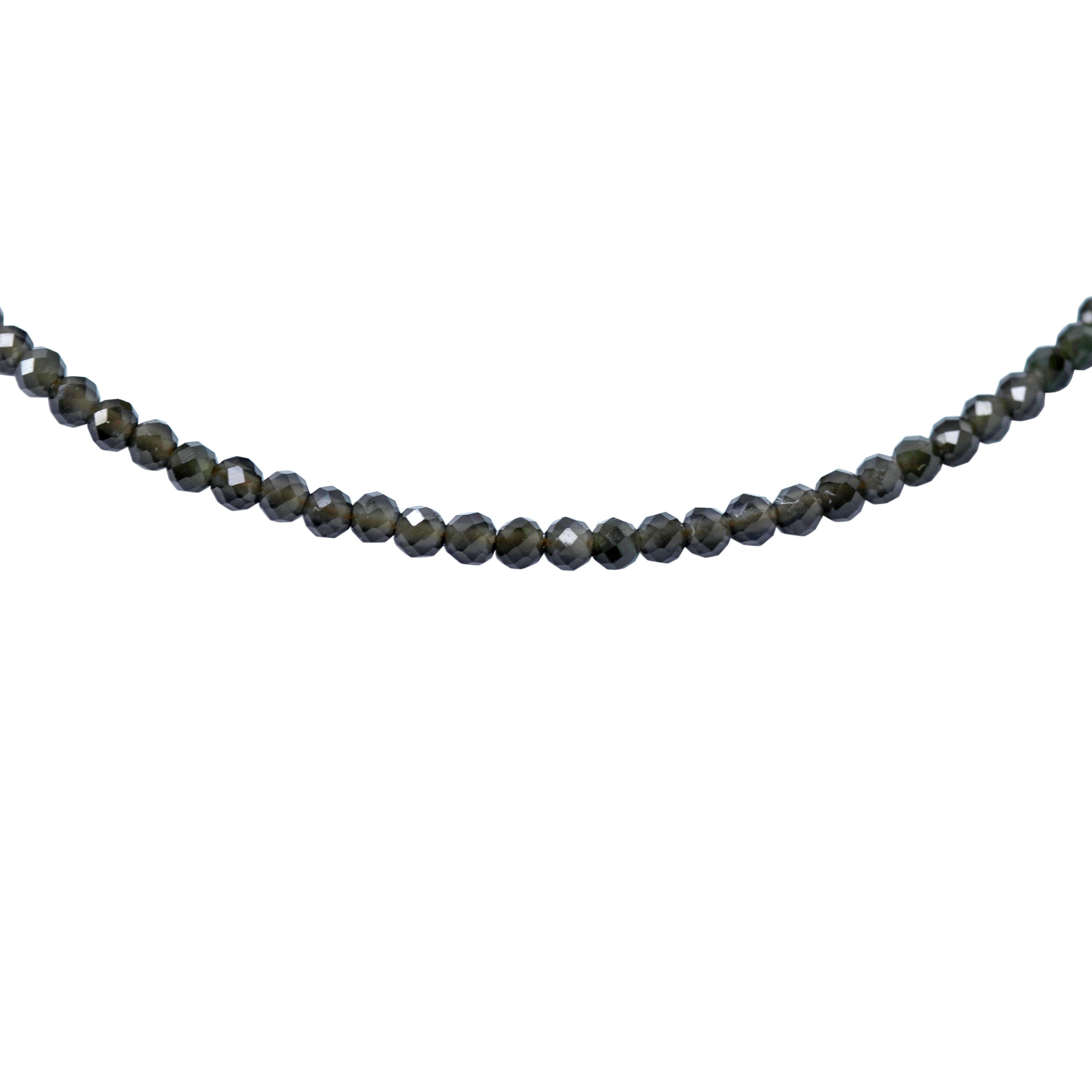 Radica te stesso nella forza e nella chiarezza con questo piccolo bracciale in ossidiana e oro 14K di Bombyx House, un elegante scudo contro le energie negative.

	-	6,5