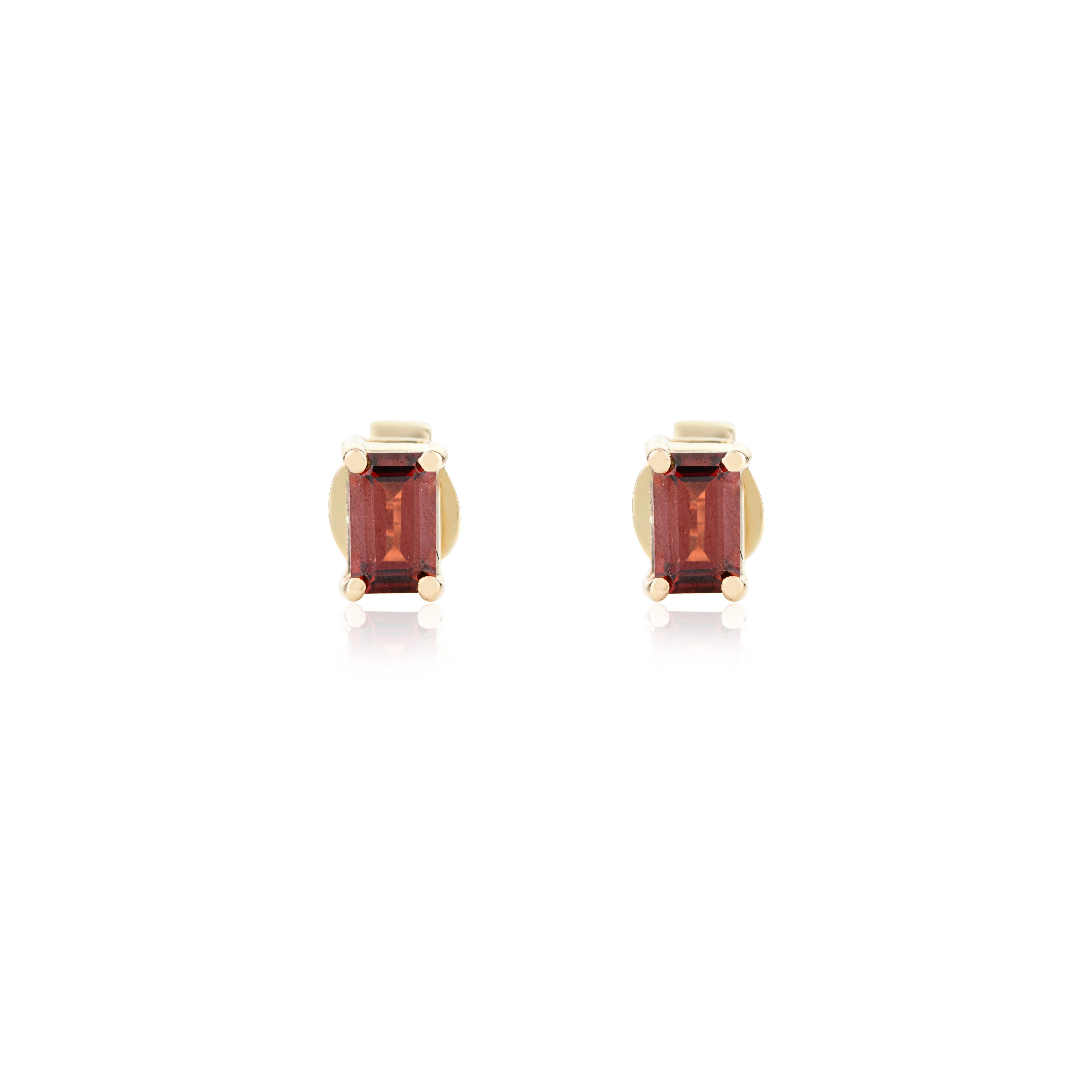 Boucles d'oreilles minuscules en or jaune 14k avec grenat de tous les jours Neuf - En vente à New York, NY