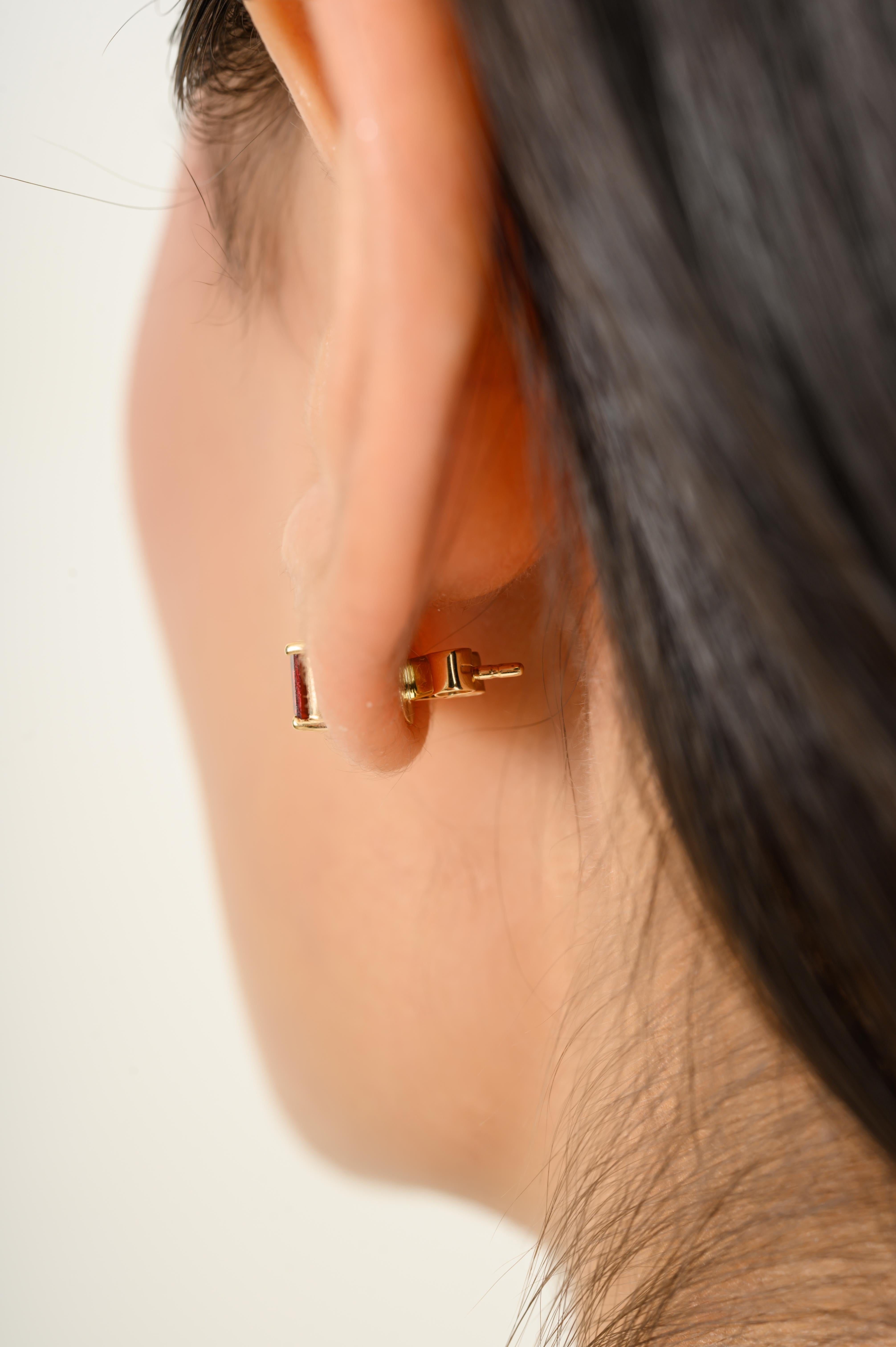 Boucles d'oreilles minuscules en or jaune 14k avec grenat de tous les jours Pour femmes en vente