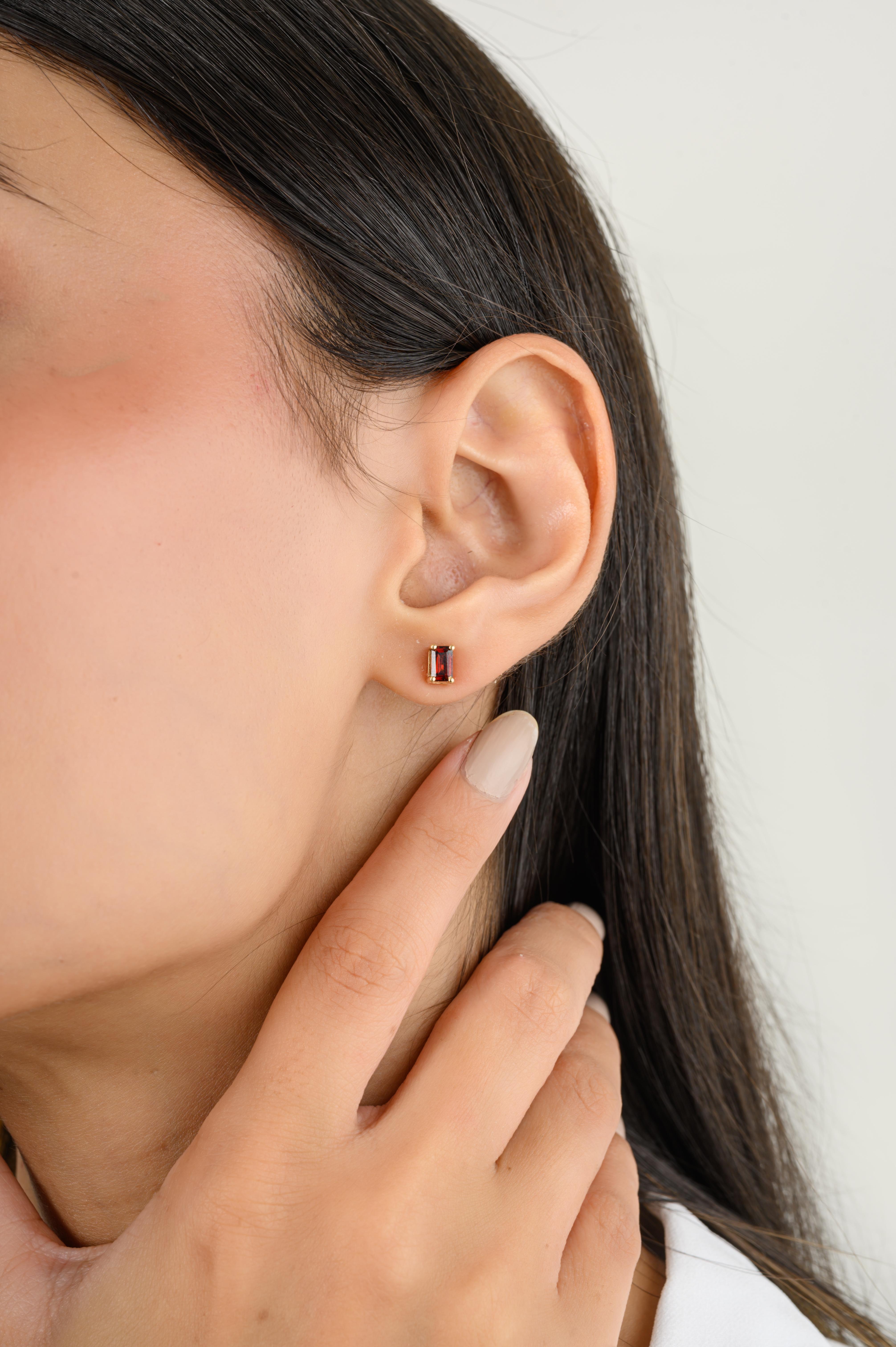 Boucles d'oreilles minuscules en or jaune 14k avec grenat de tous les jours en vente 2