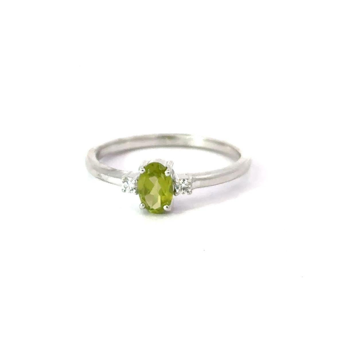 For Sale:  Tiny Everyday Oval Green Peridot with CZ Gift Ring for Women Gift in 925 Silver 8