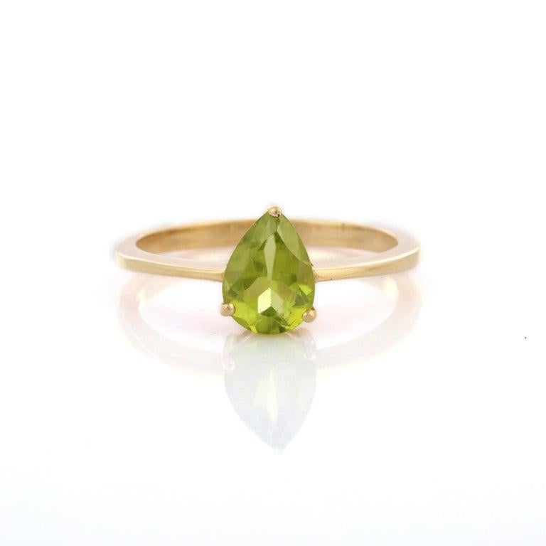 Im Angebot: Tiny Everyday Solitär-Ring aus 14k massivem Gelbgold mit birnenförmigem Peridot () 7
