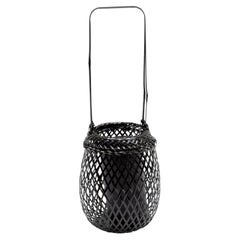 Tiny Ikebana basket realised in lacquered bamboo