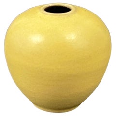 Tiny Mid-Century Studio Keramikvase, Gelb, von Fritz van Daalen 1960er Jahre, Deutschland
