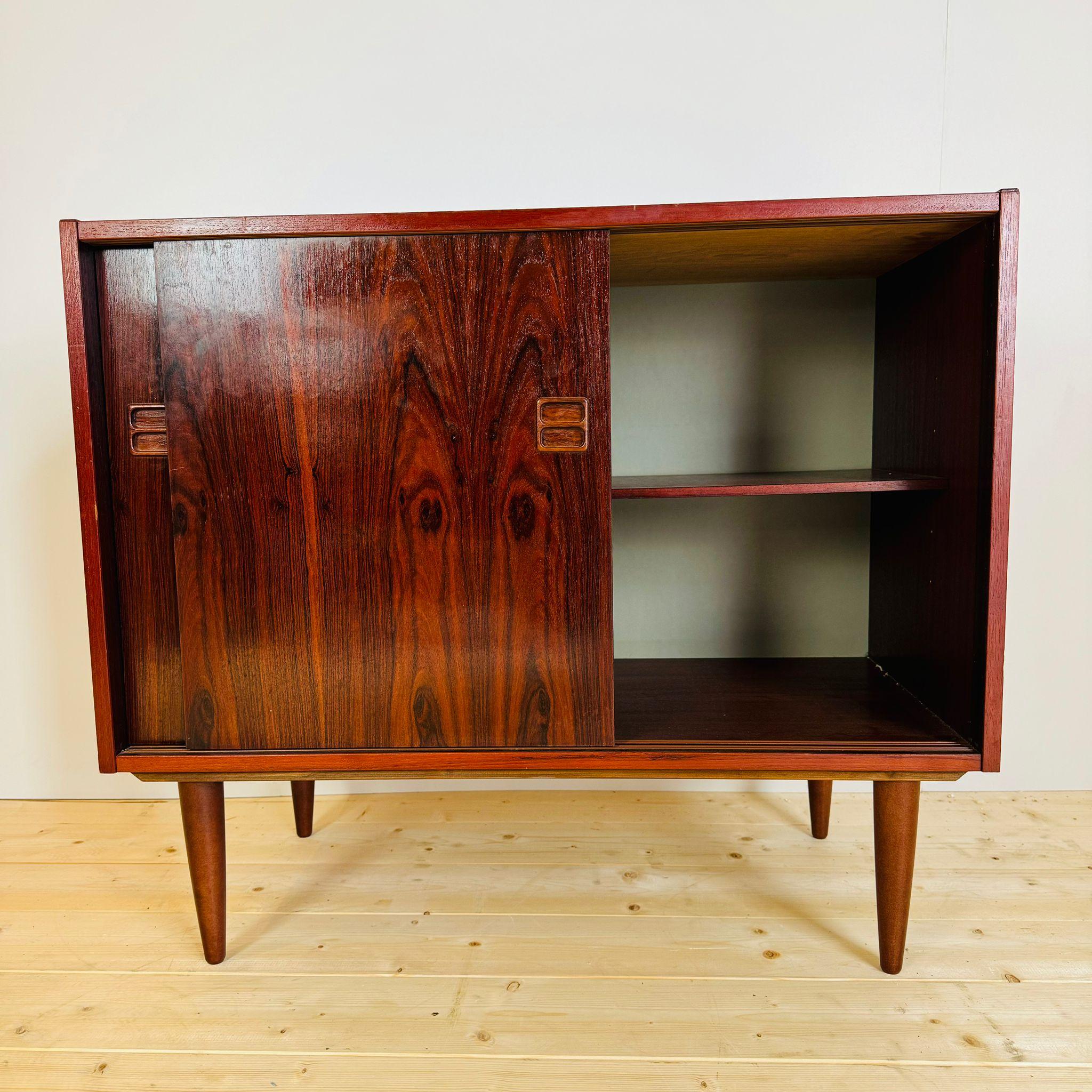Veneer Tiny sideaboard in teak, Denmark 1960s For Sale
