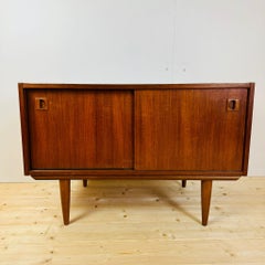 Petit buffet en teck, Danemark 1960