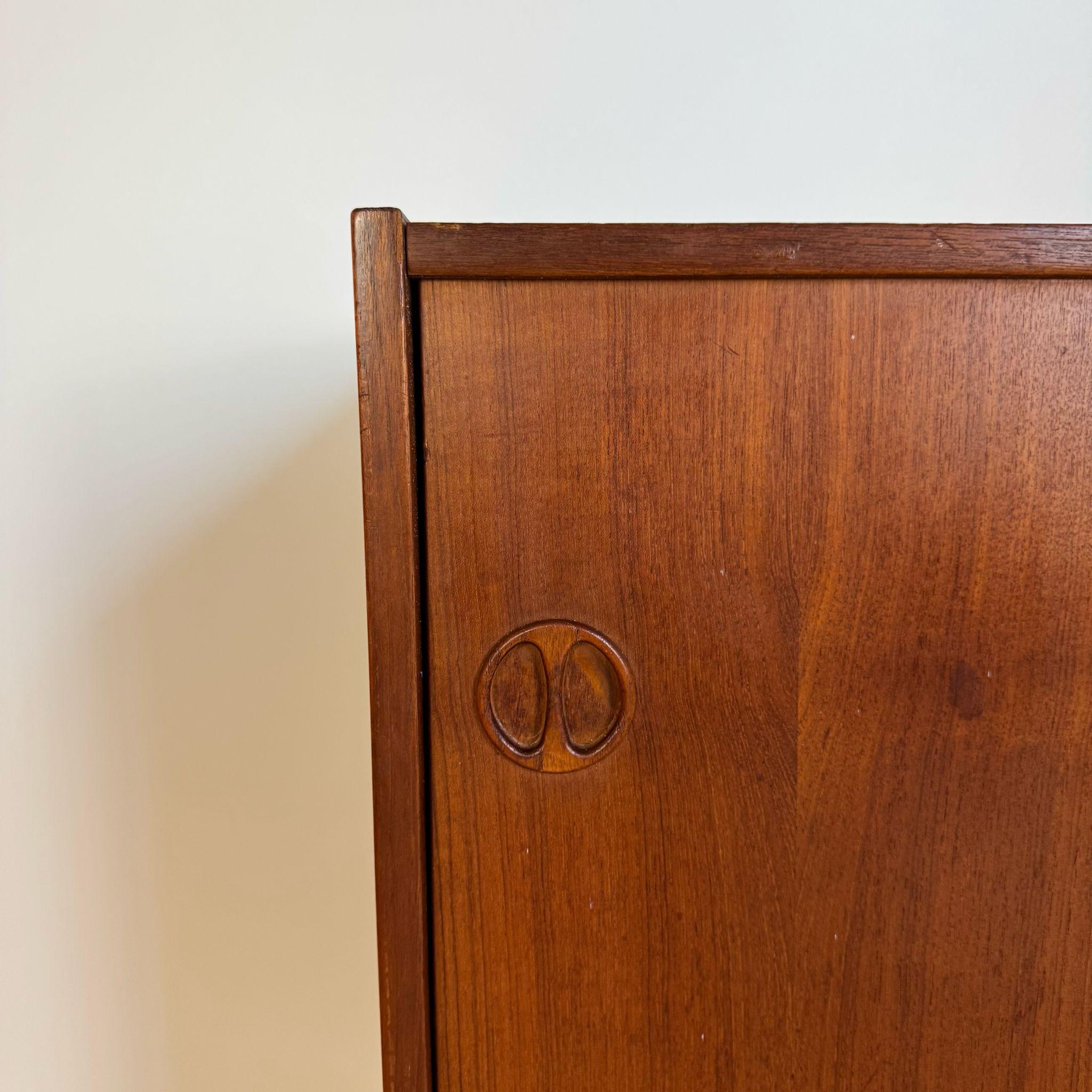 Veneer Tiny sideboard in teak, Denmark 1960s