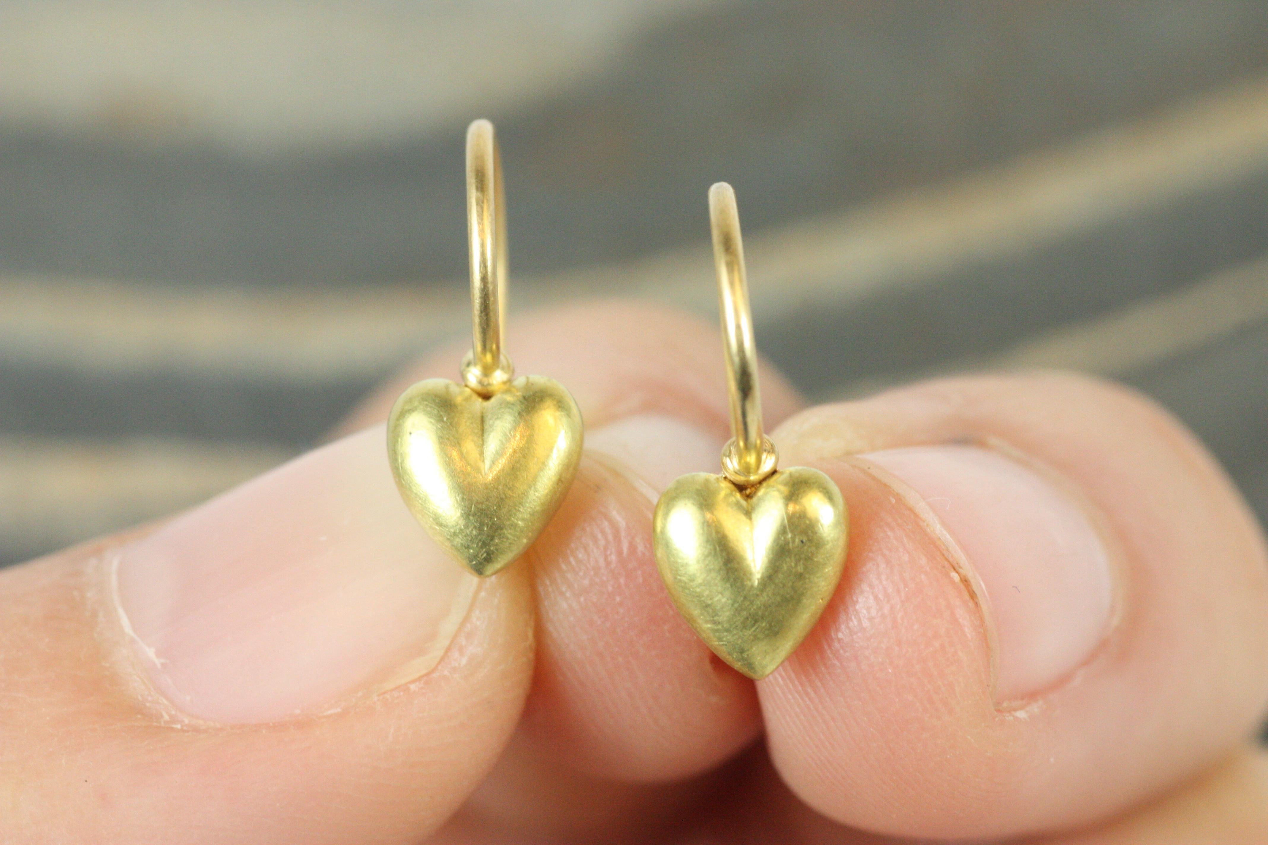 Tiny Solid Gold Heart Drop Earrings in 20K California River Yellow Gold In New Condition For Sale In Santa Monica, CA