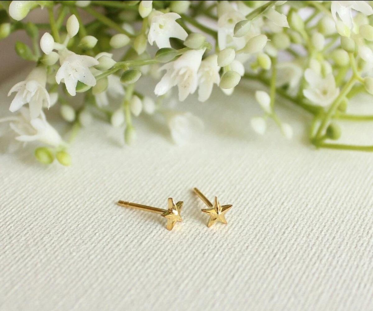 Boucles d'oreilles étoile en or massif 14k Minimalist Gold Piercing Earring Star Ear Stud en vente 4